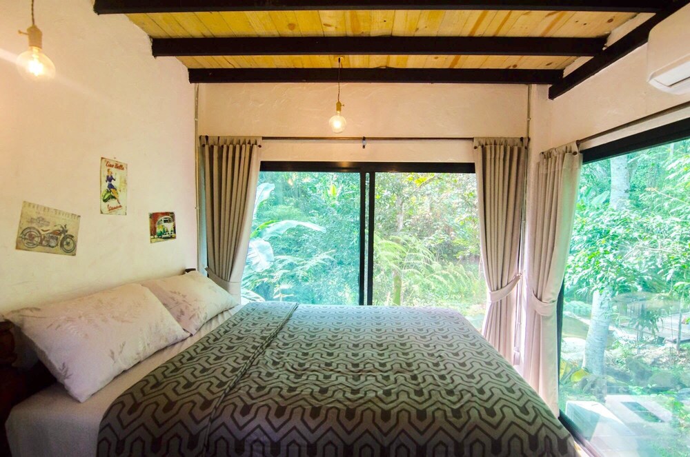 Voraman Hut