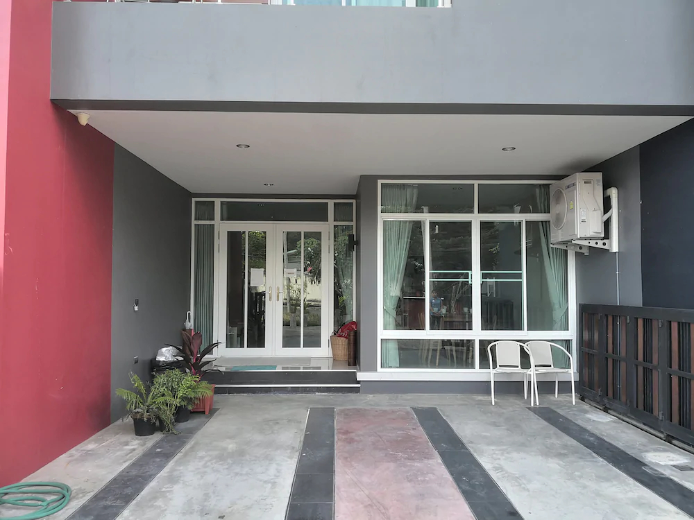 Votel Holiday House