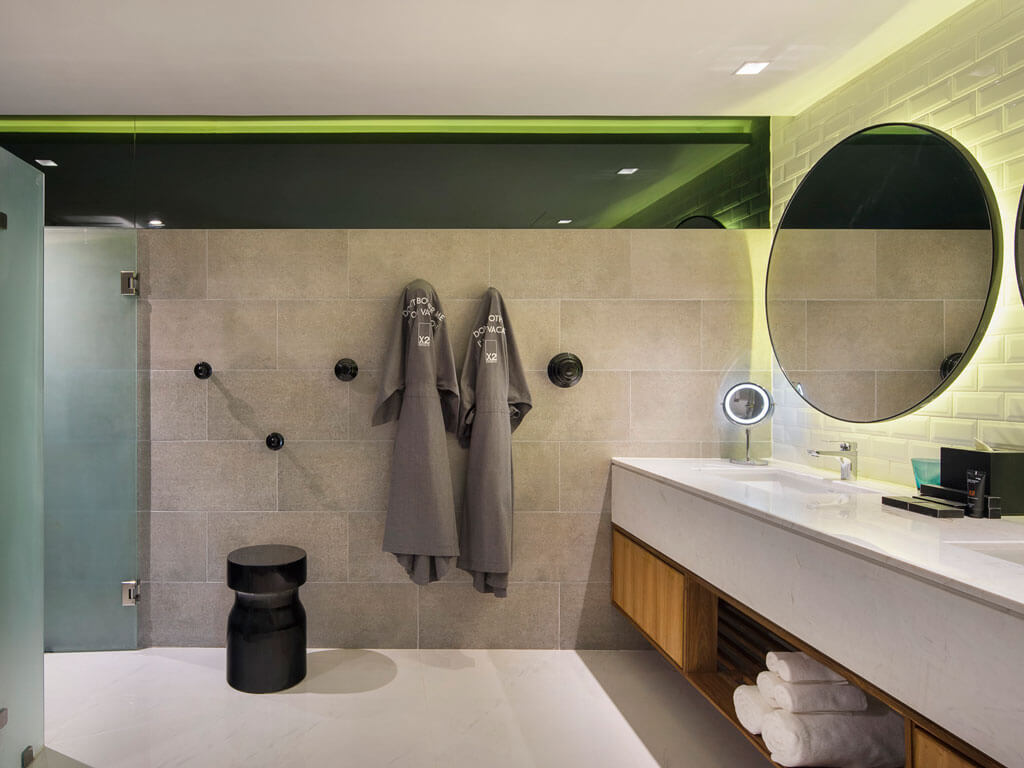 Cross Chiang Mai Riverside