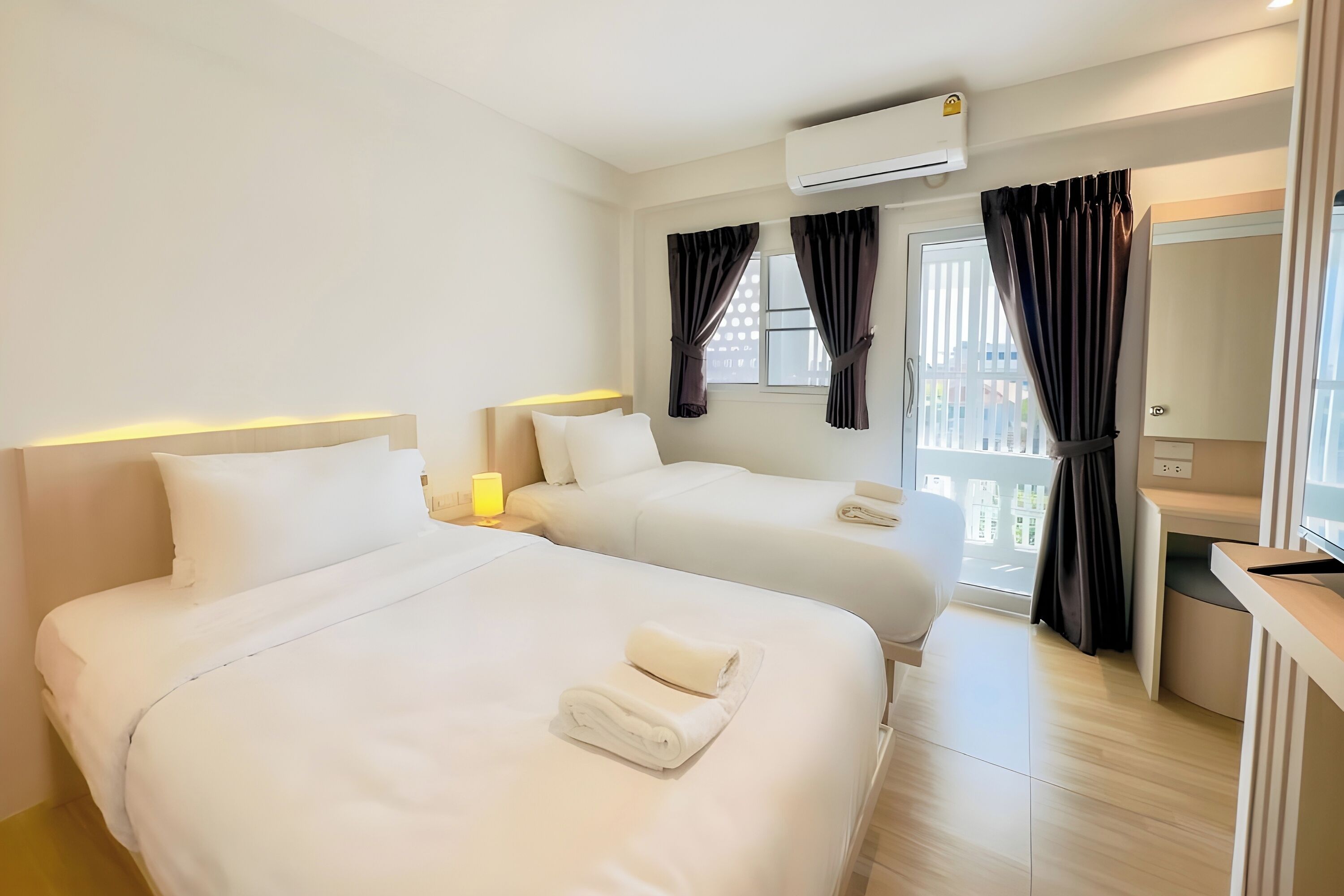 Zhennan Teabar Hotel