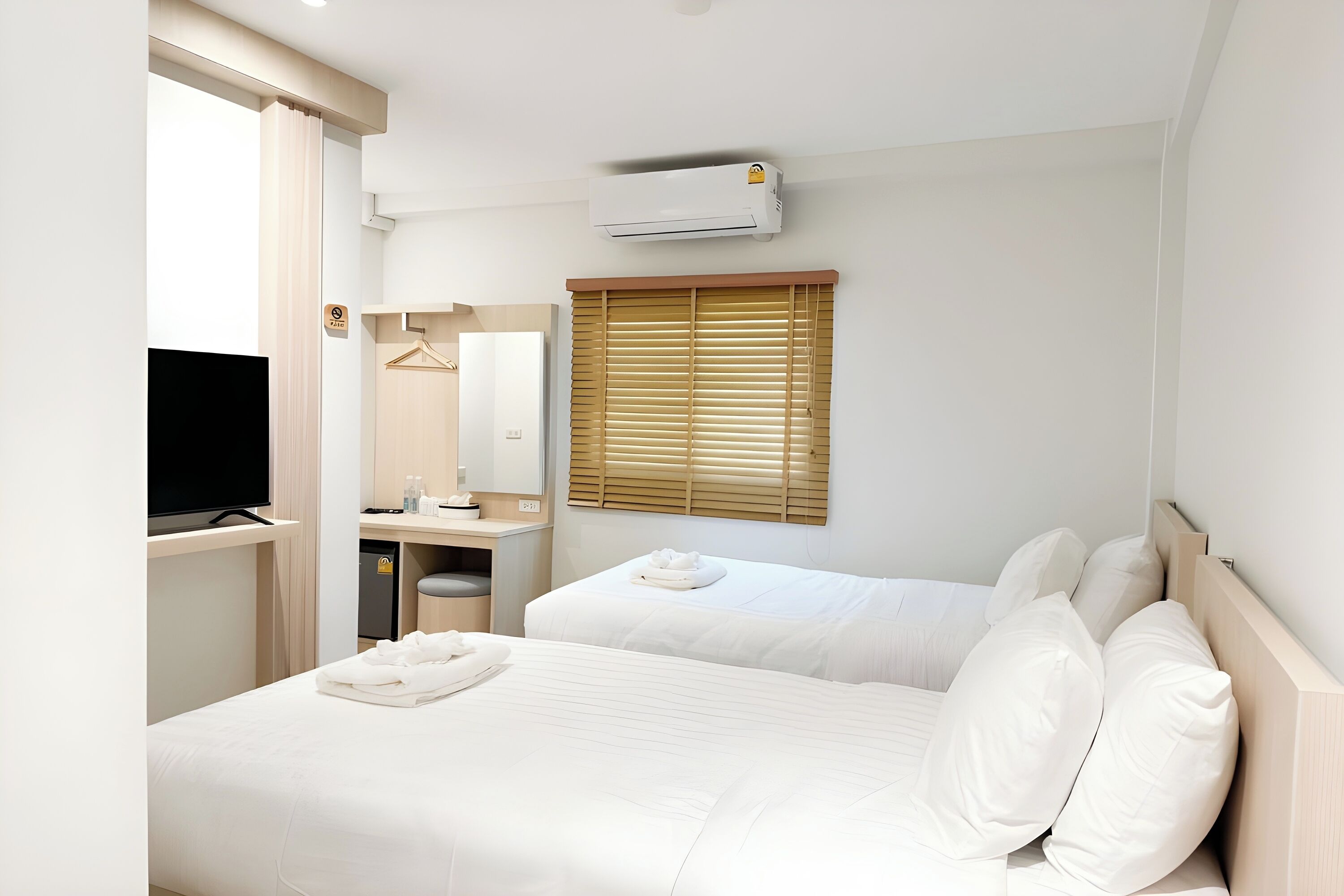 Zhennan Teabar Hotel