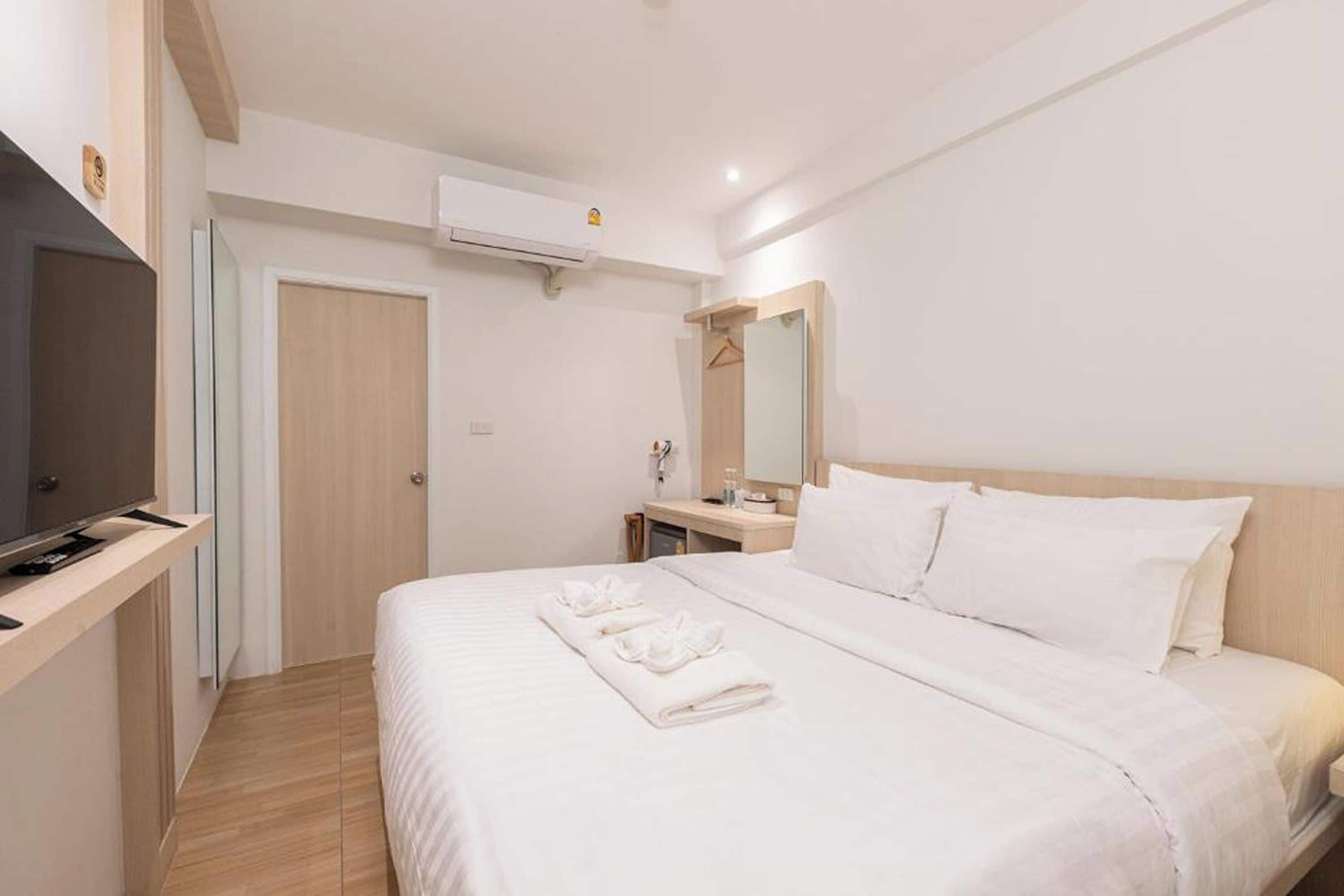 Zhennan Teabar Hotel