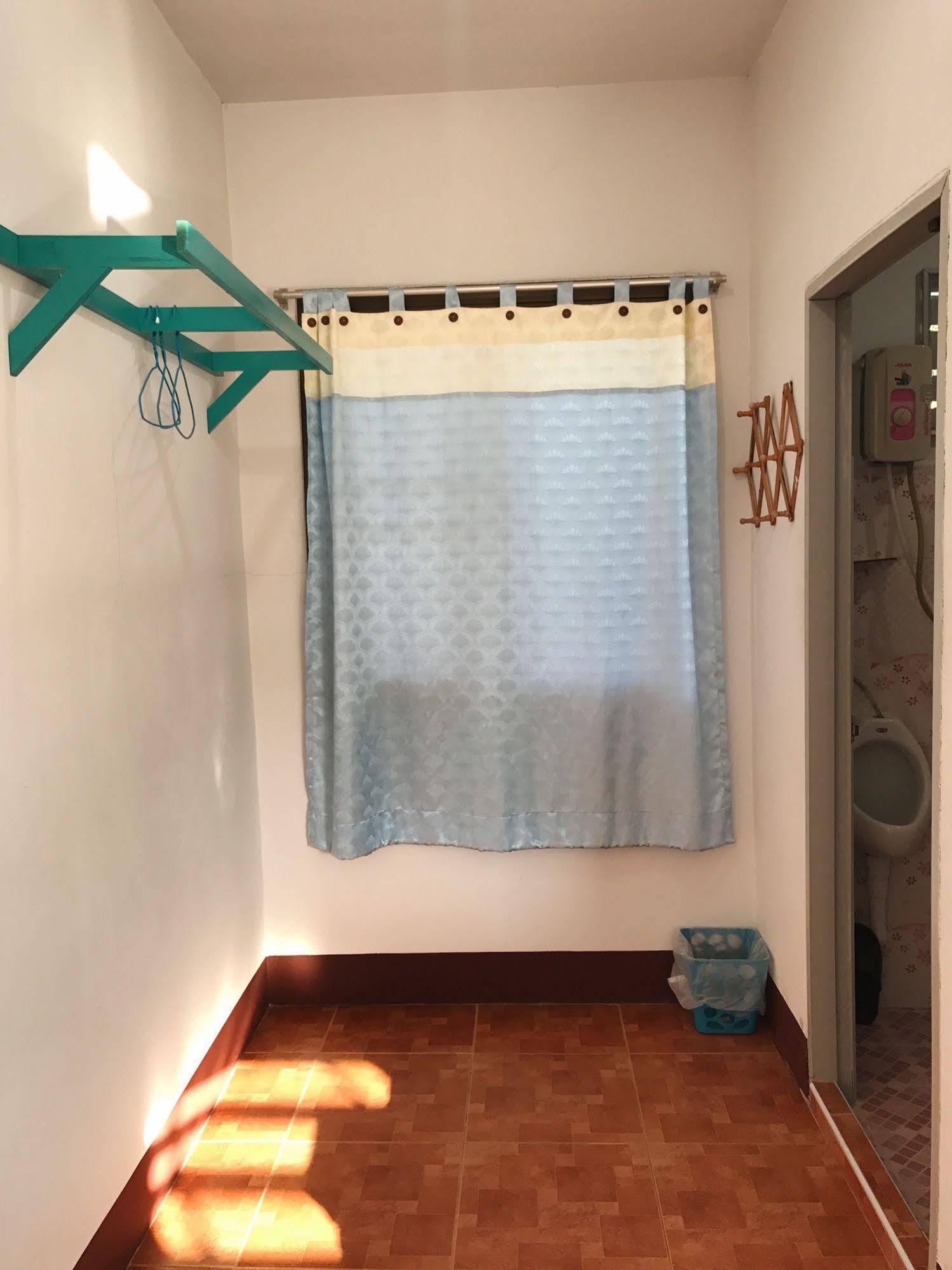 Baan Nukanong Guesthouse