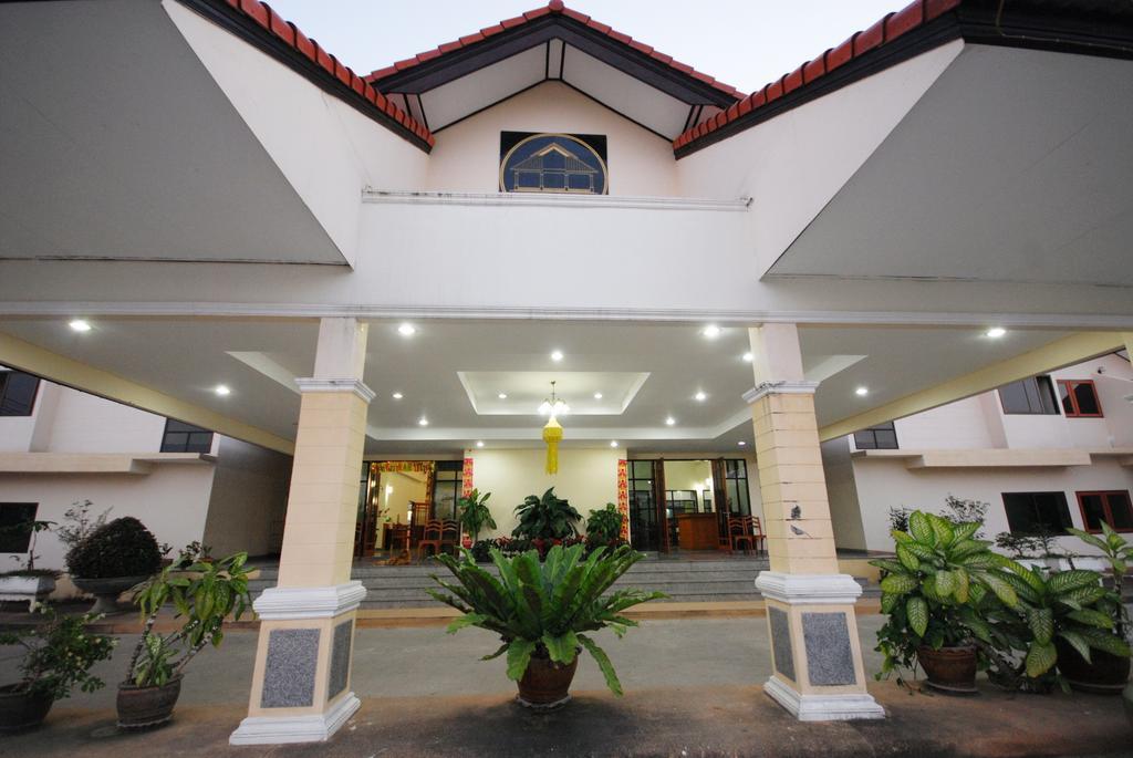 Golden Land Hotel