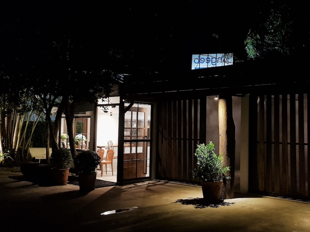 Ngeeb Bed & Breakfast