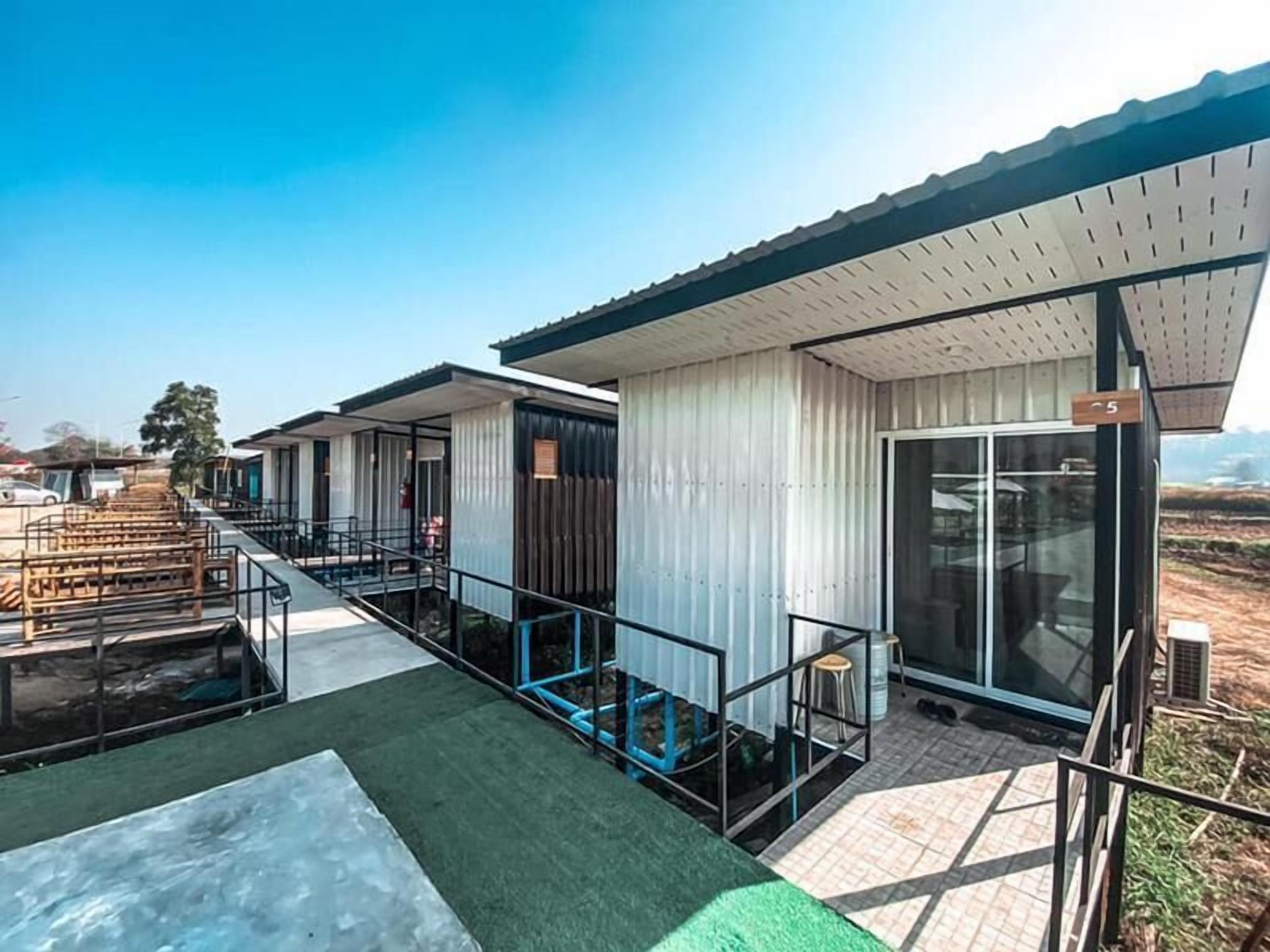 Simple Garden Resort
