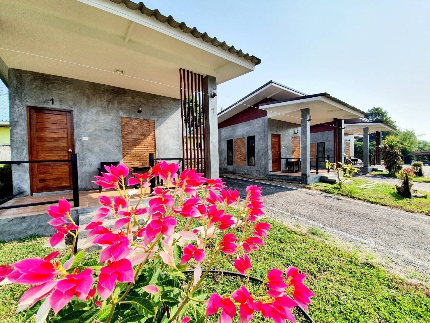 B Tel Chomthong Resort Chiang Mai