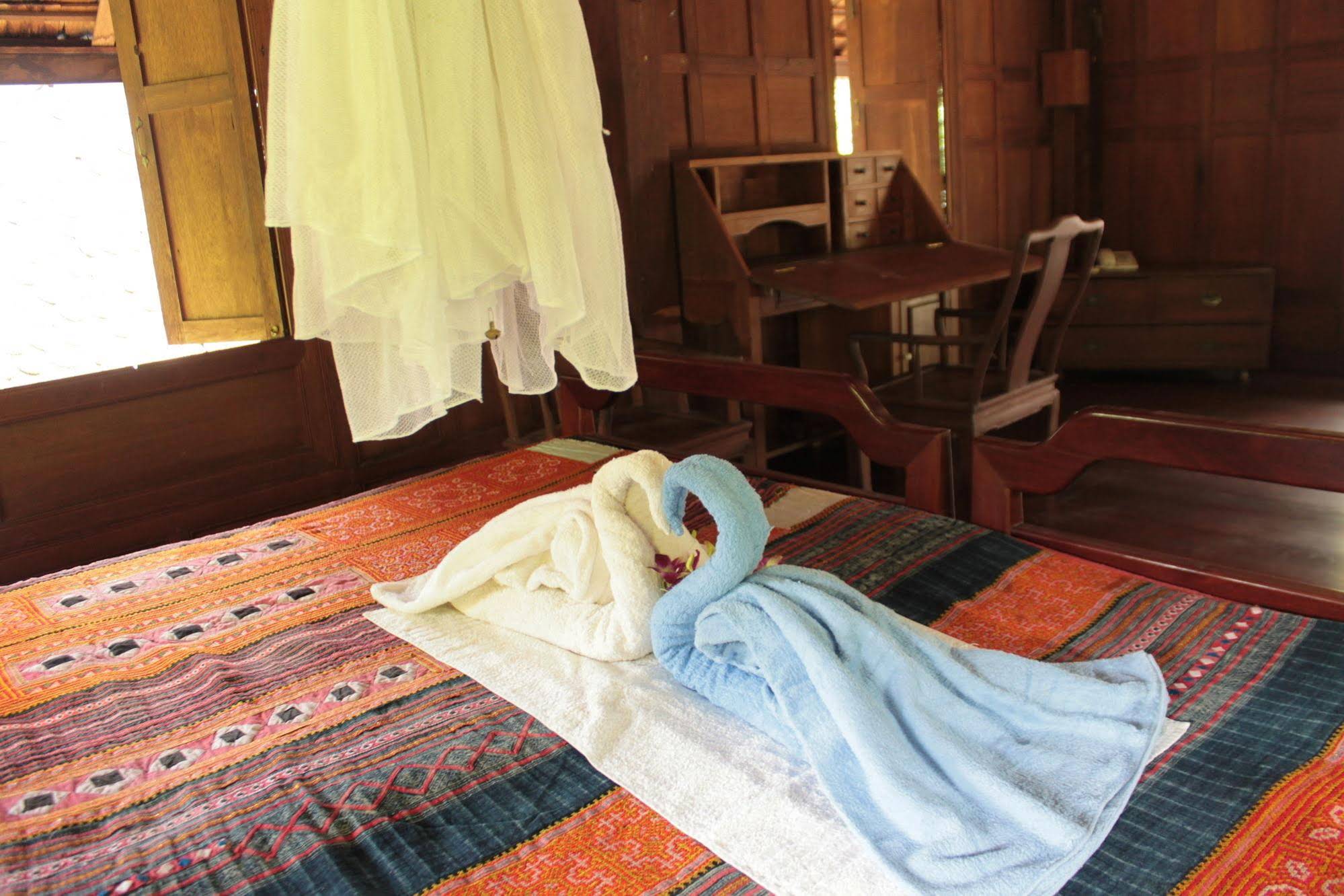 Thai Teak House Garden Homestay
