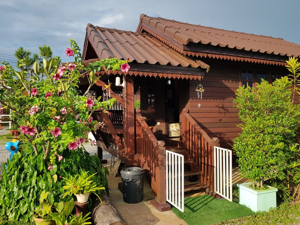 Phu In Love At Khao Kho