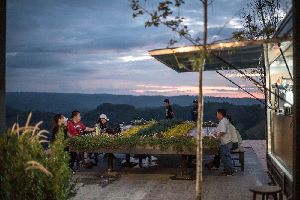 Phukaew Resort & Adventure Park