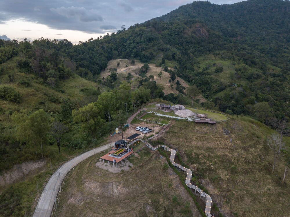 Phukaew Resort & Adventure Park