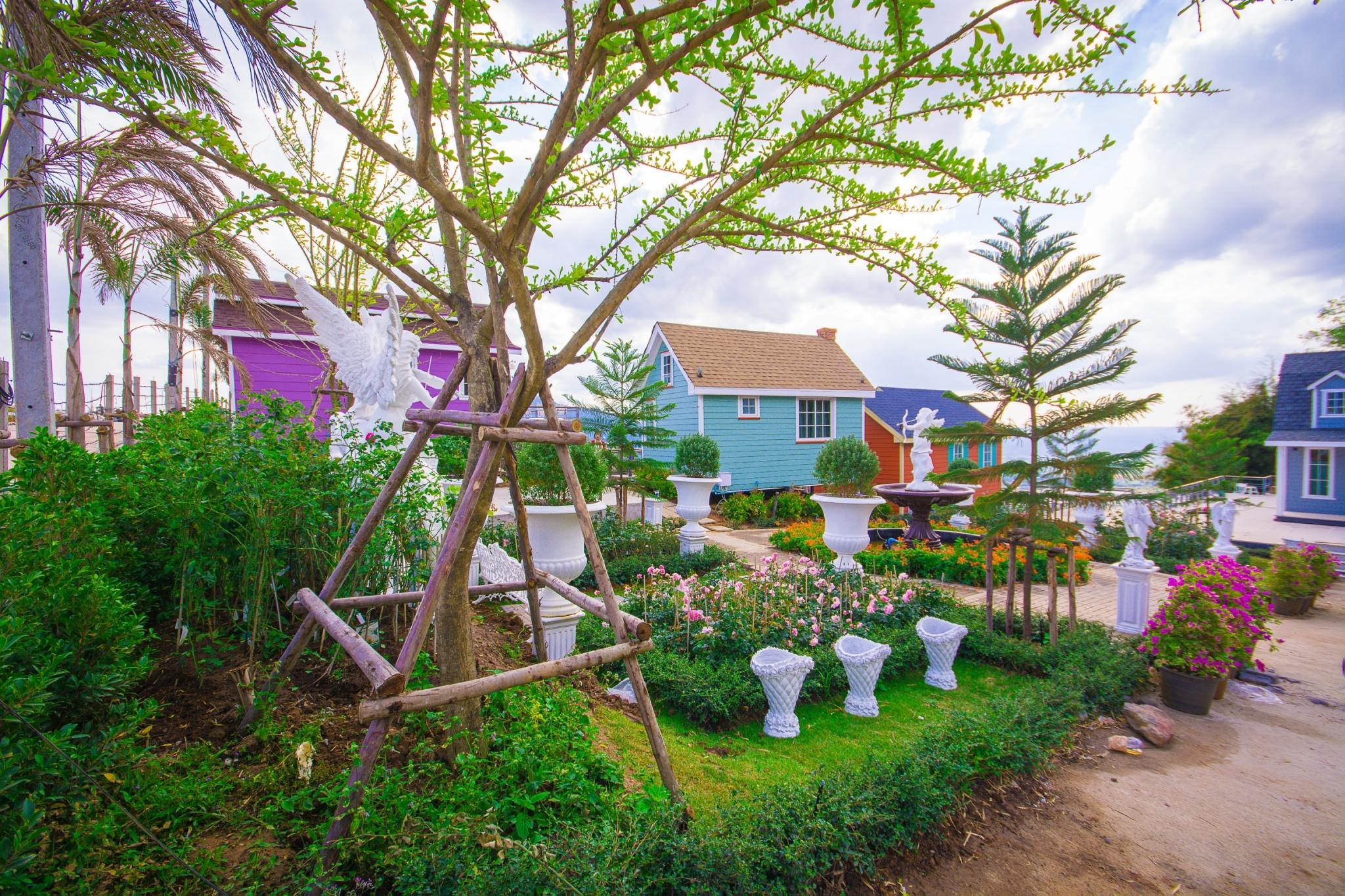 Vin View Rose Garden Resort
