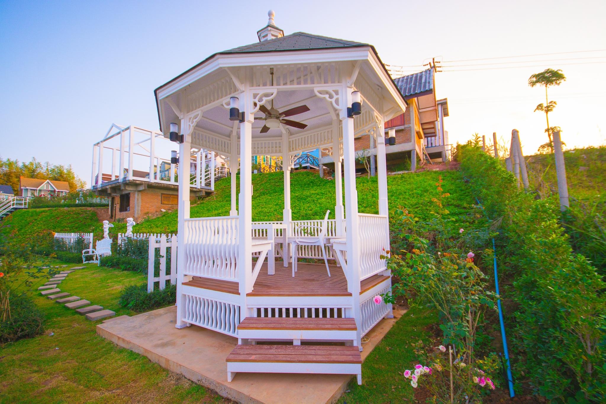 Vin View Rose Garden Resort