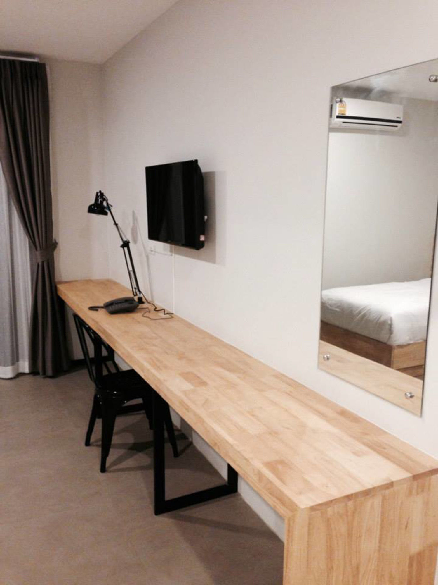 Easy Hotel