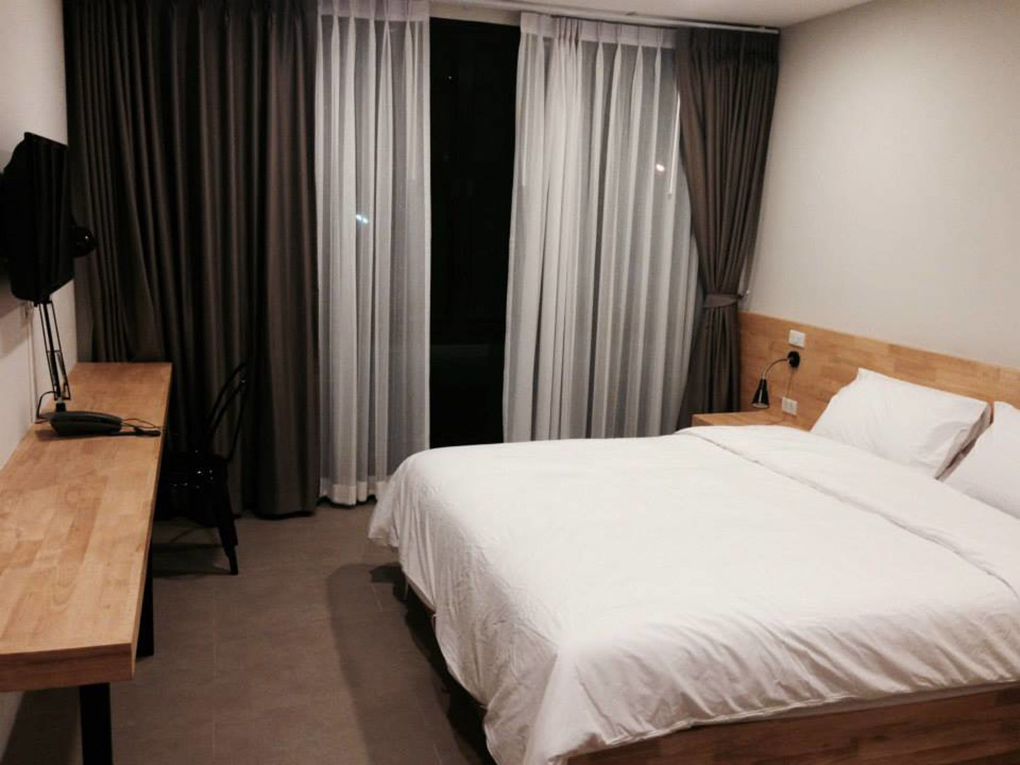 Easy Hotel