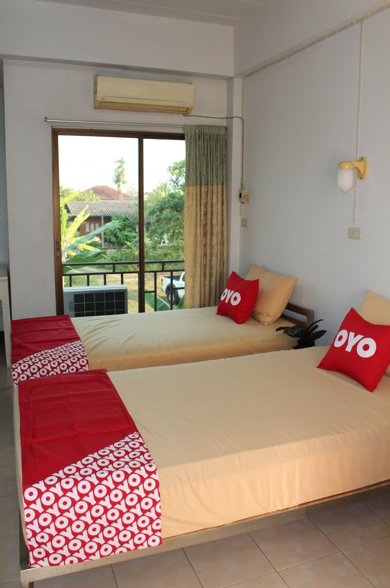 Howto Hotel by Oyo