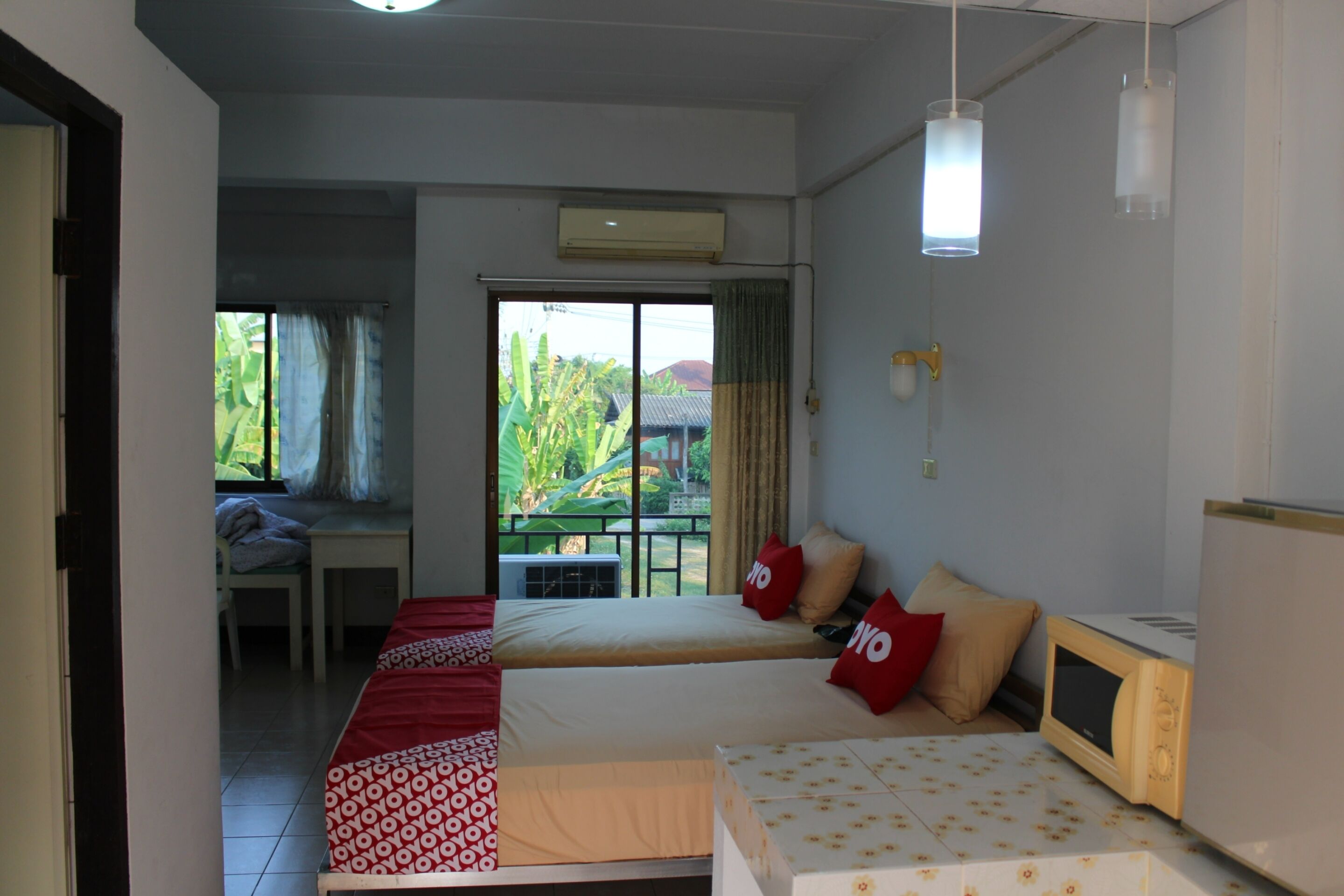 Howto Hotel by Oyo