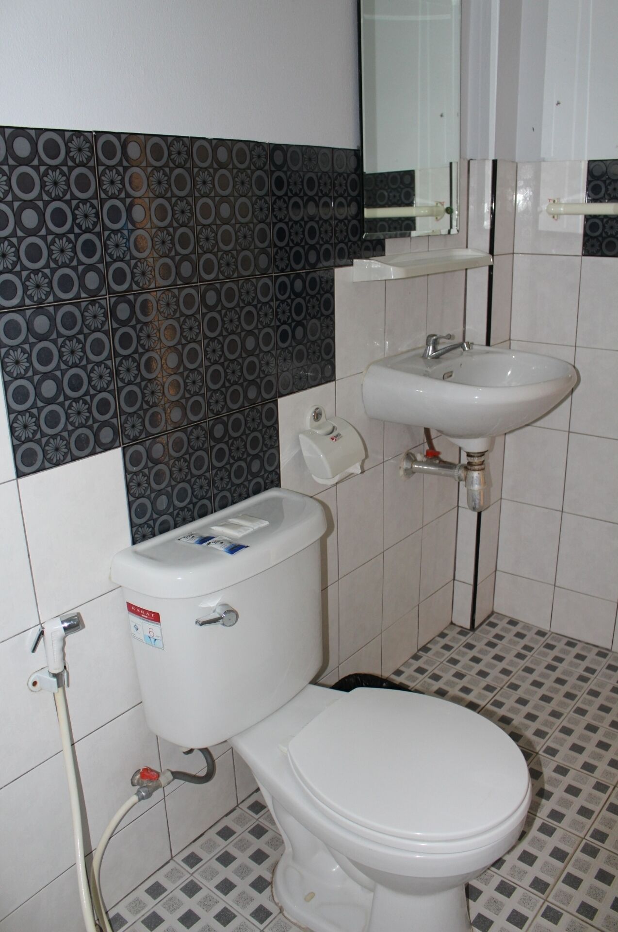 Howto Hotel by Oyo