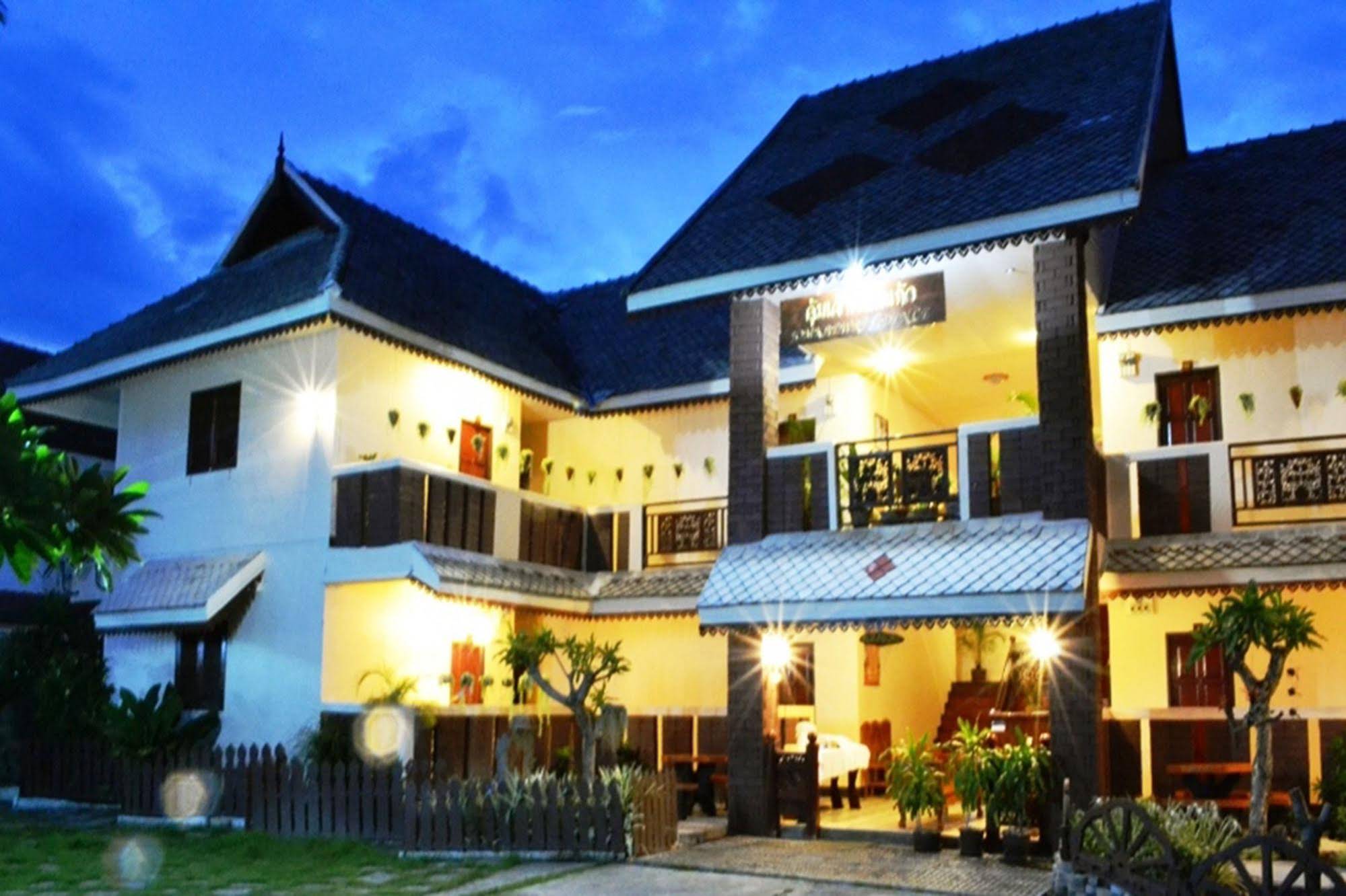 KhumJaoJomKaew Resort