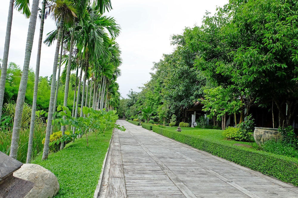 Khum Nakorn Villa