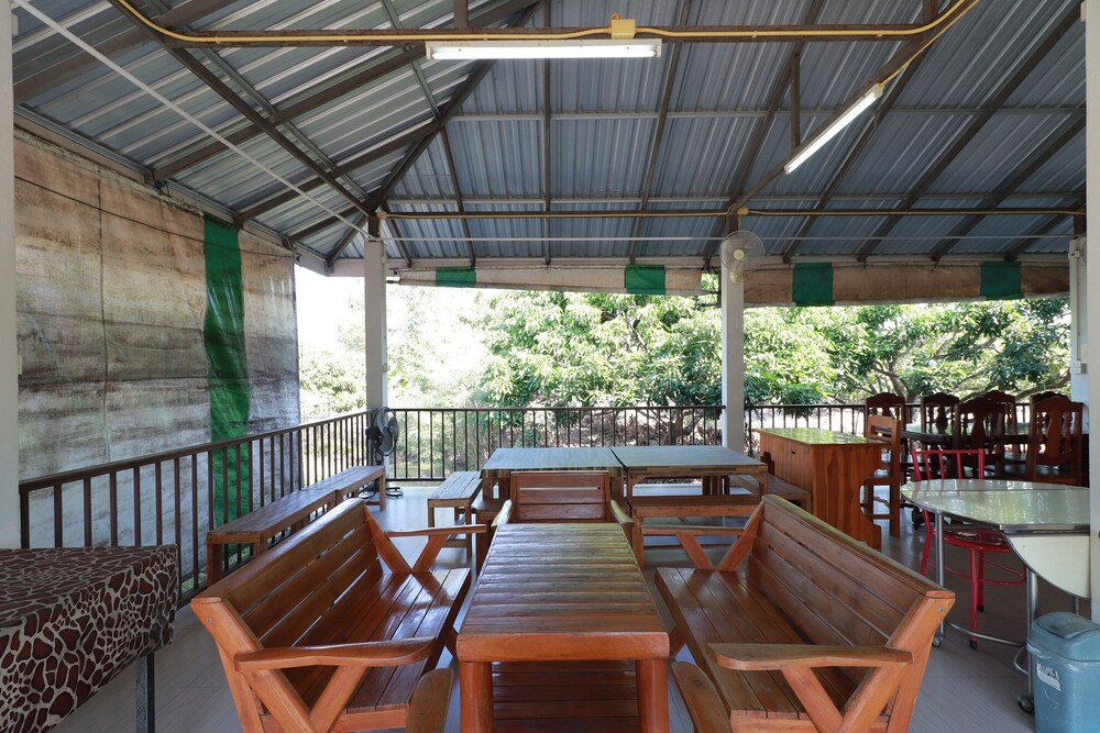 Kongsup Resort by OYO Rooms