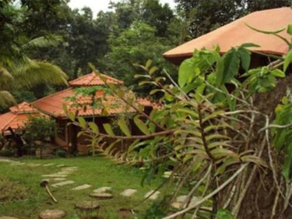 Baan Phuthadol