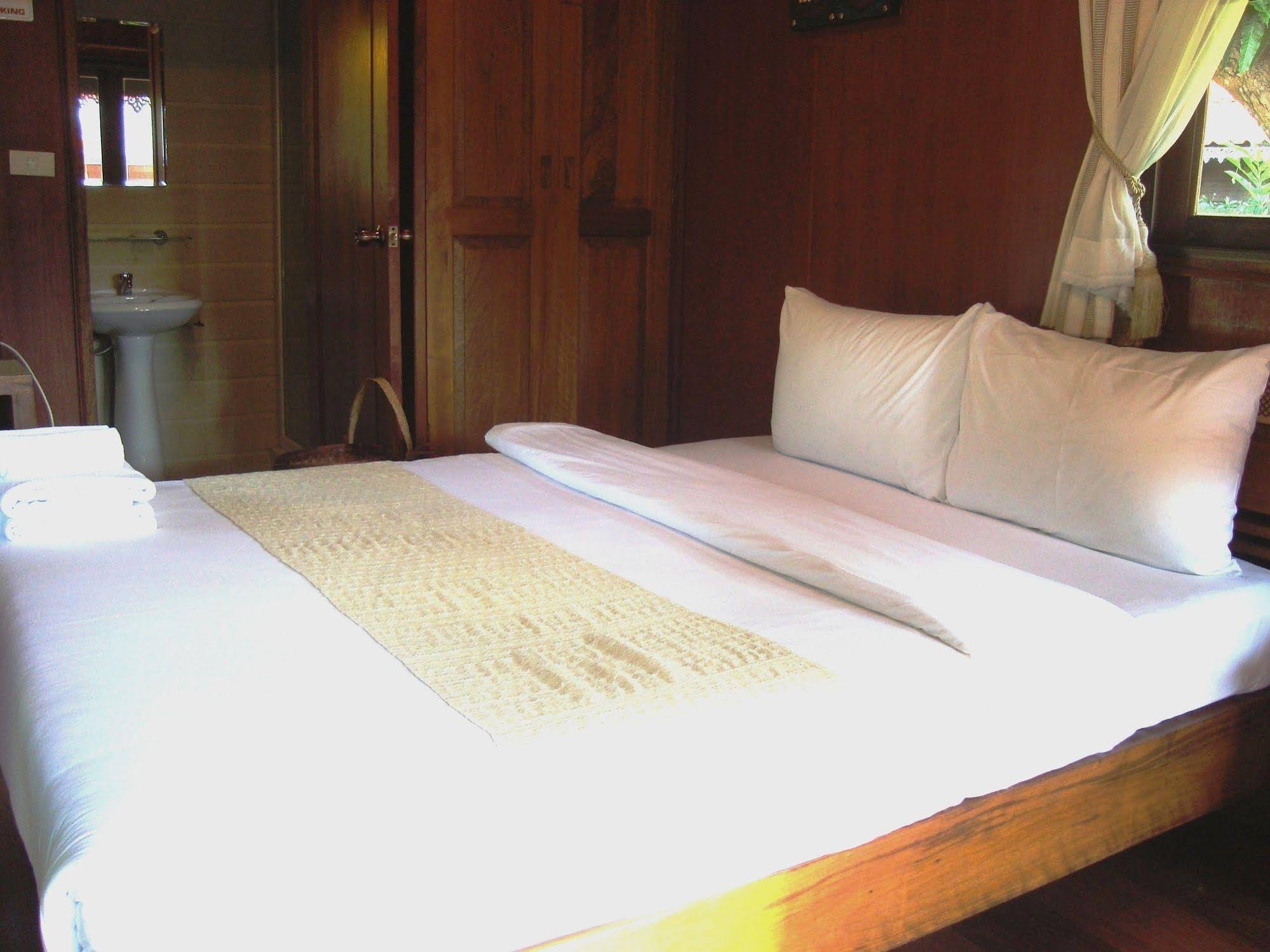 Ban View Nam Camping & Resort