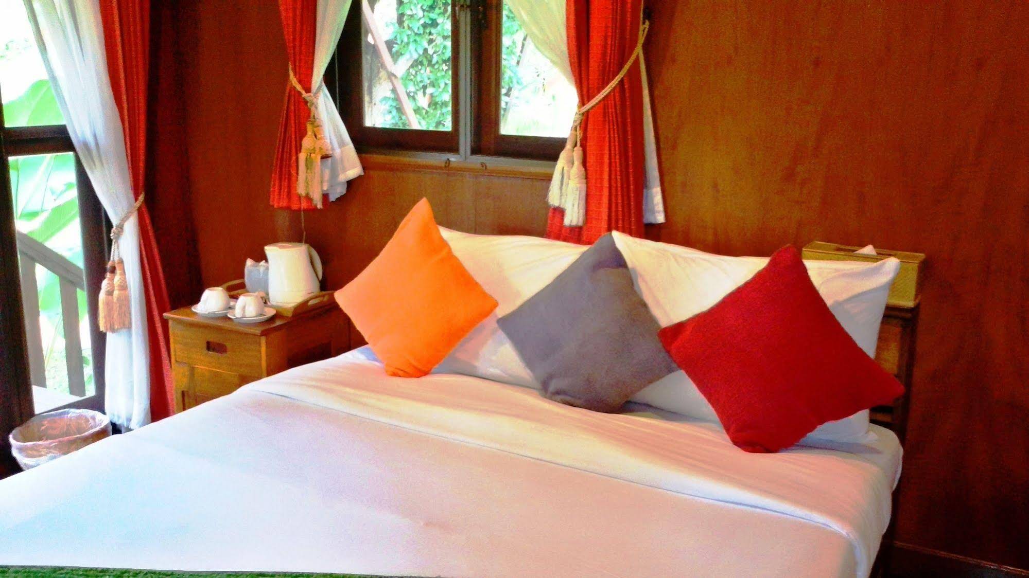 Ban View Nam Camping & Resort