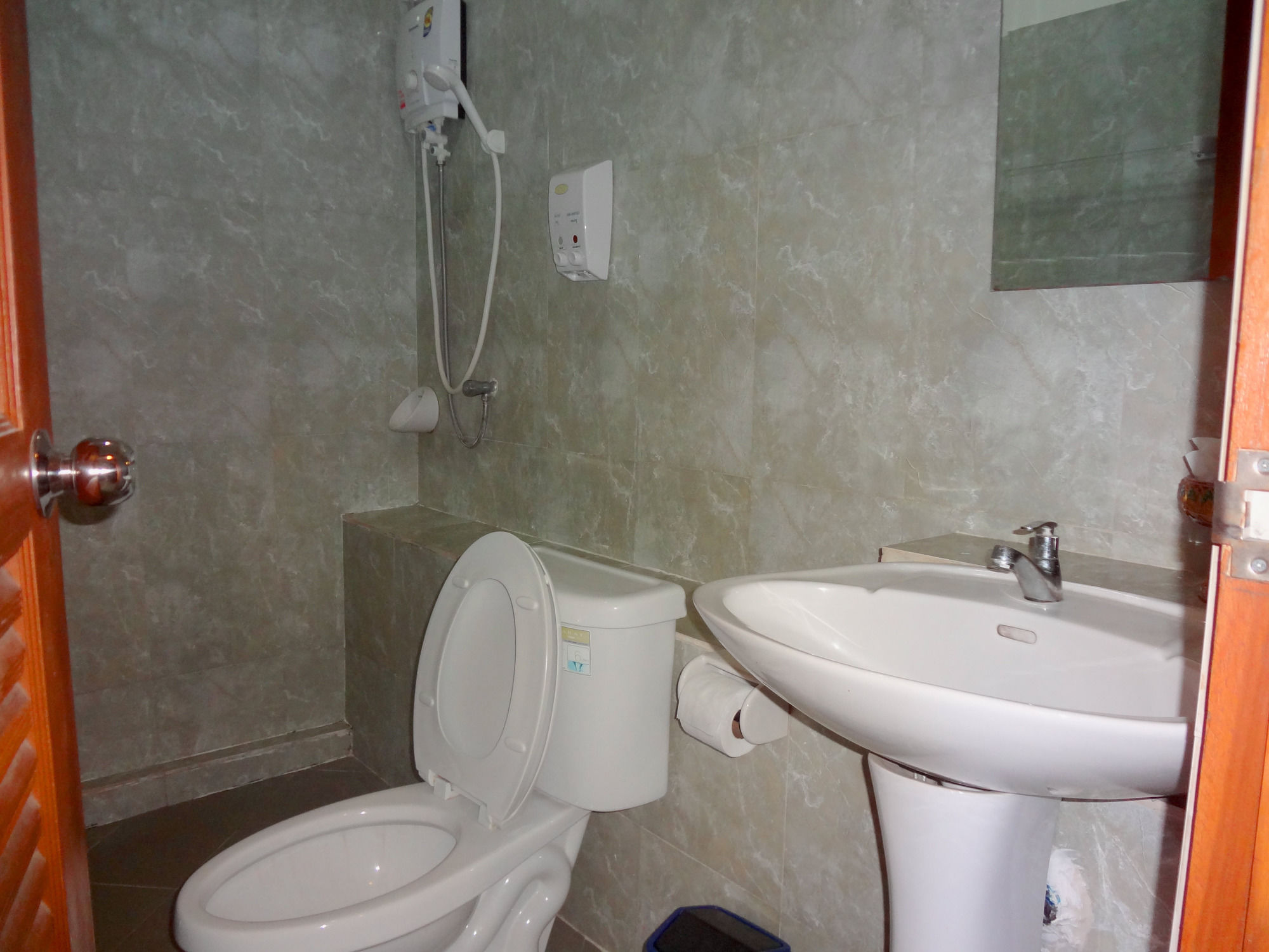 Ngamta Hotel