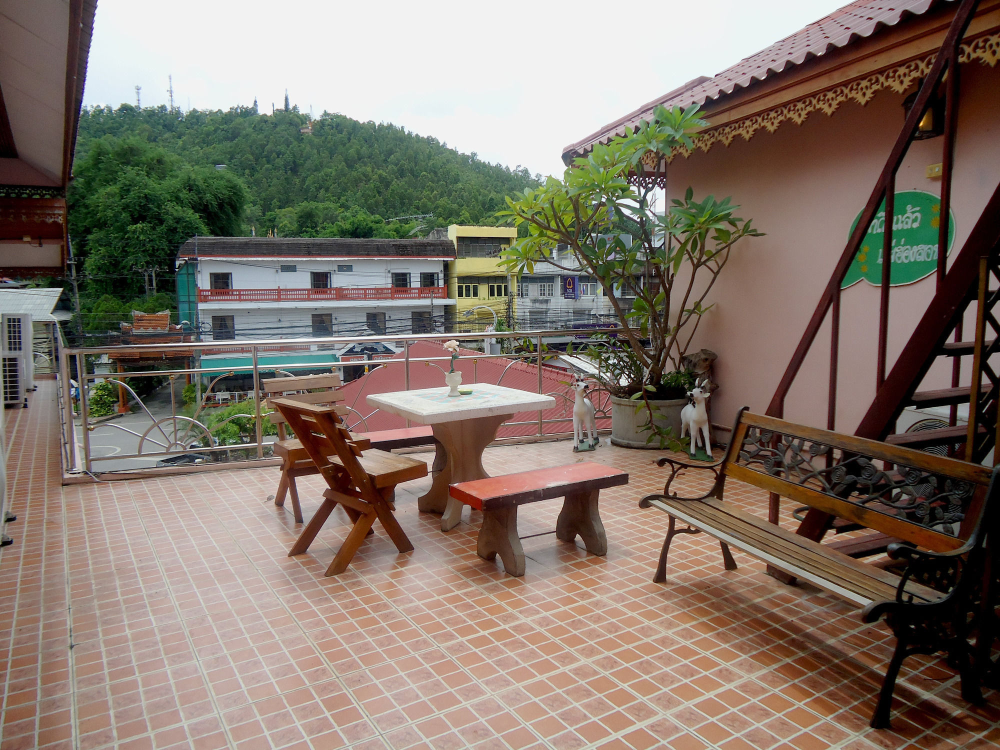 Ngamta Hotel