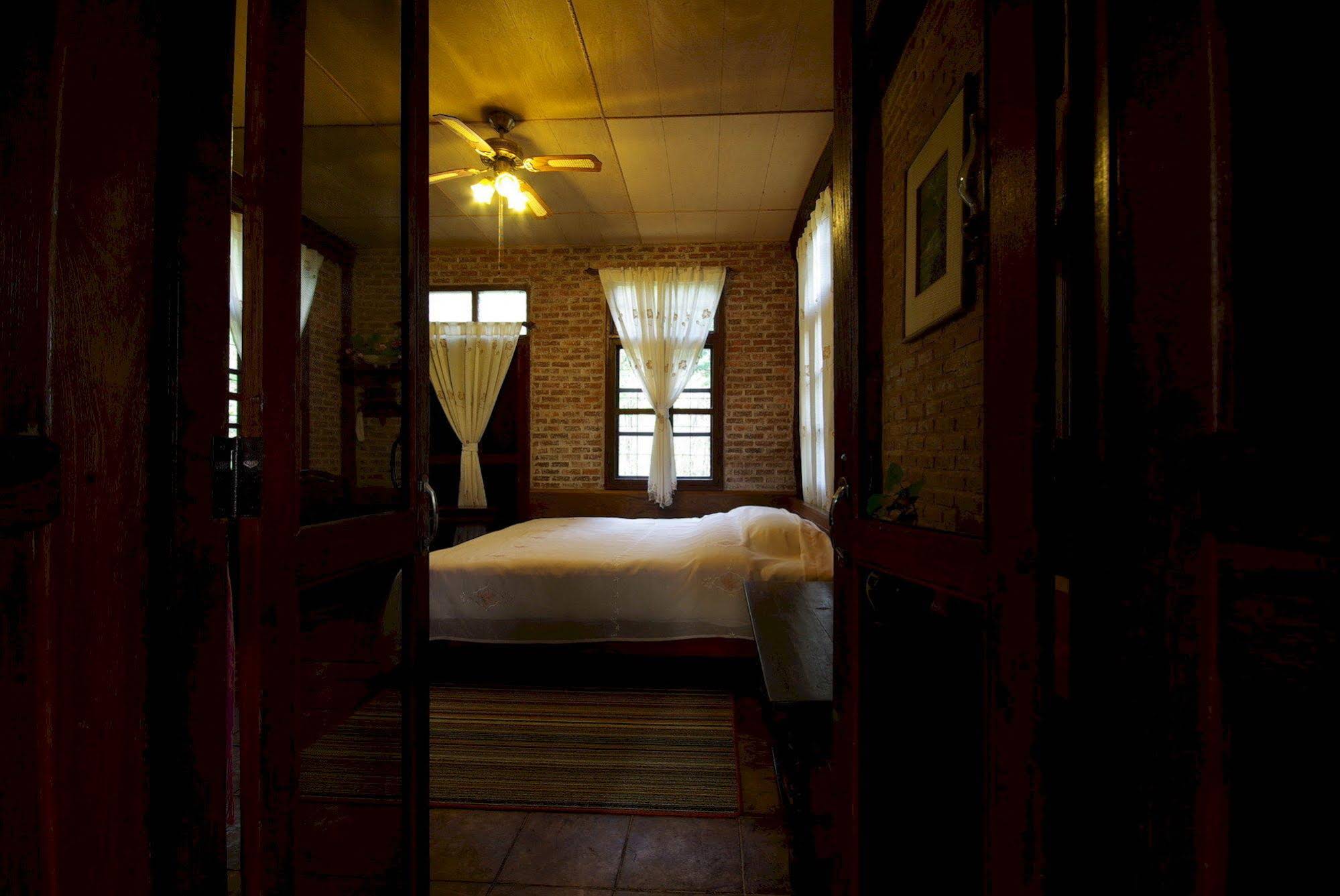 Tharnthong Lodges