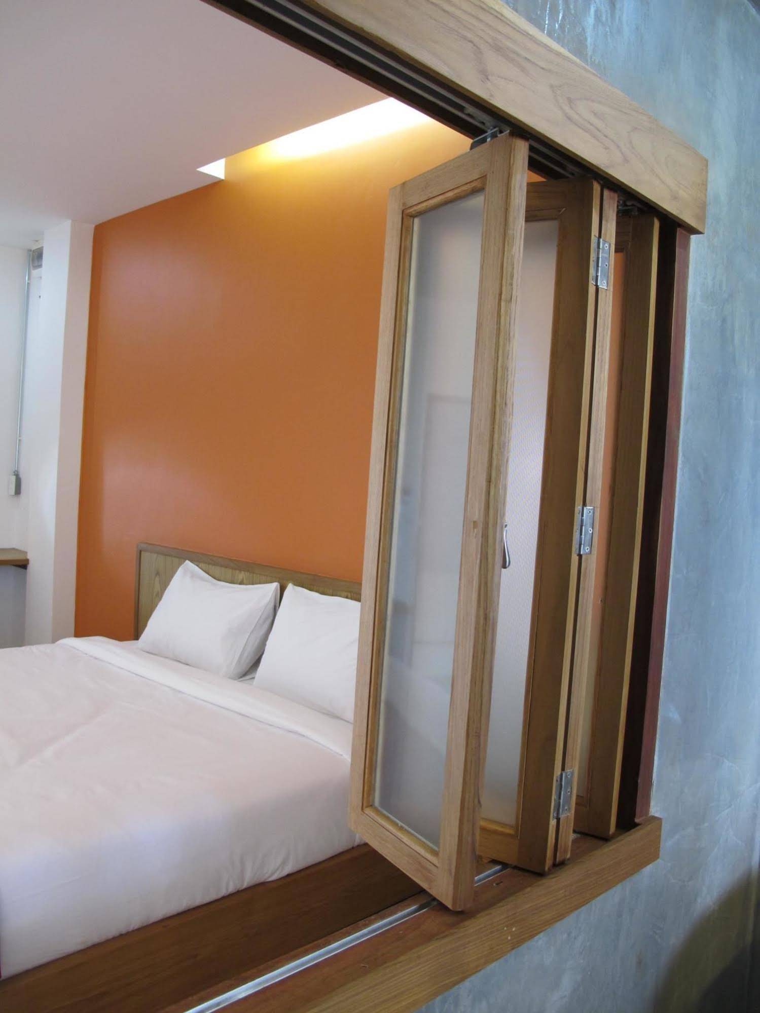 J2 Hotel