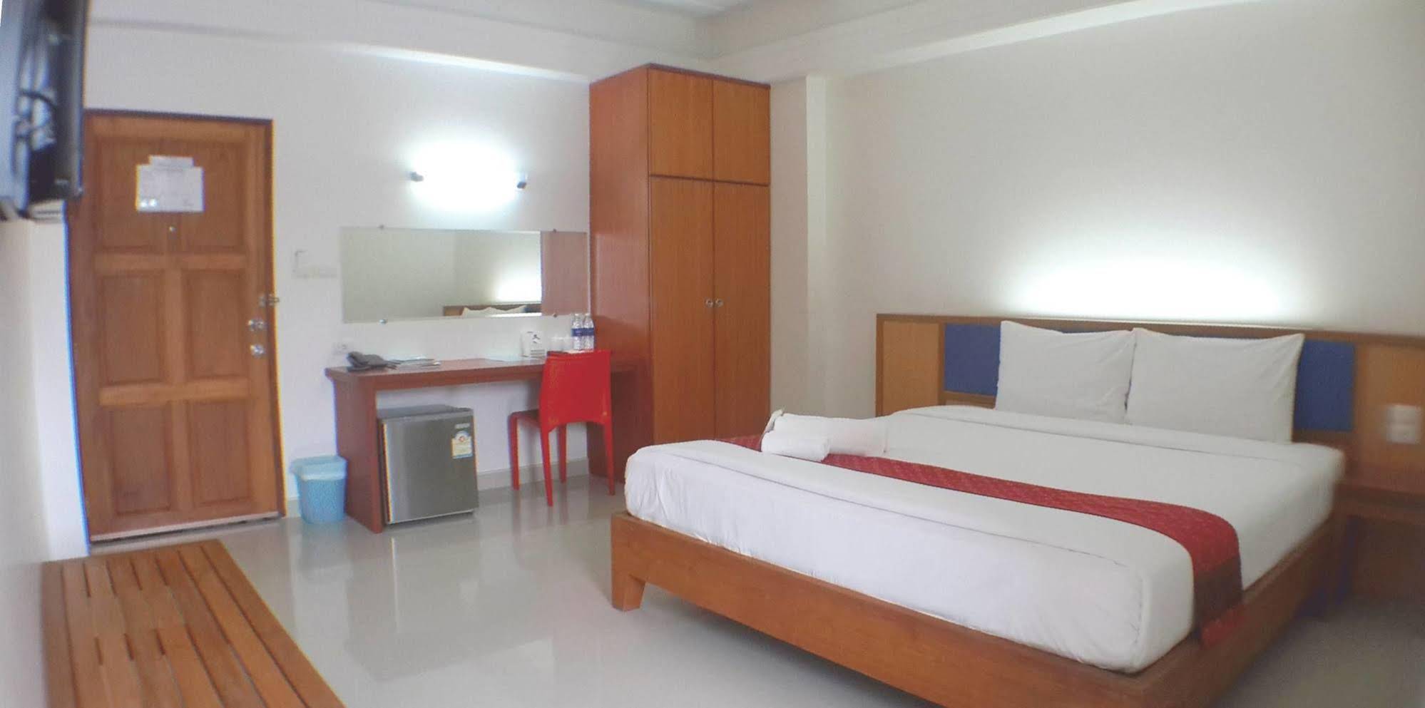J2 Hotel