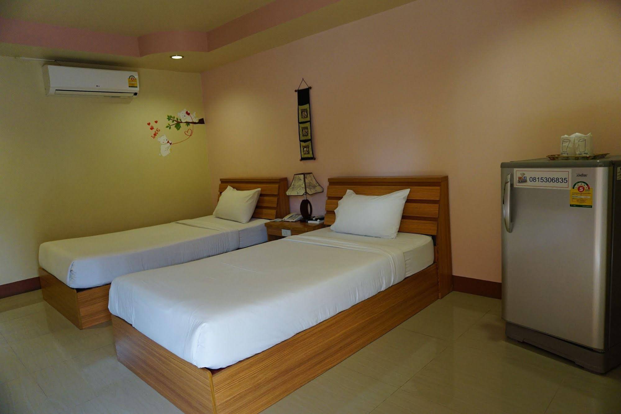 Kumkaew Tawon Palace Hotel