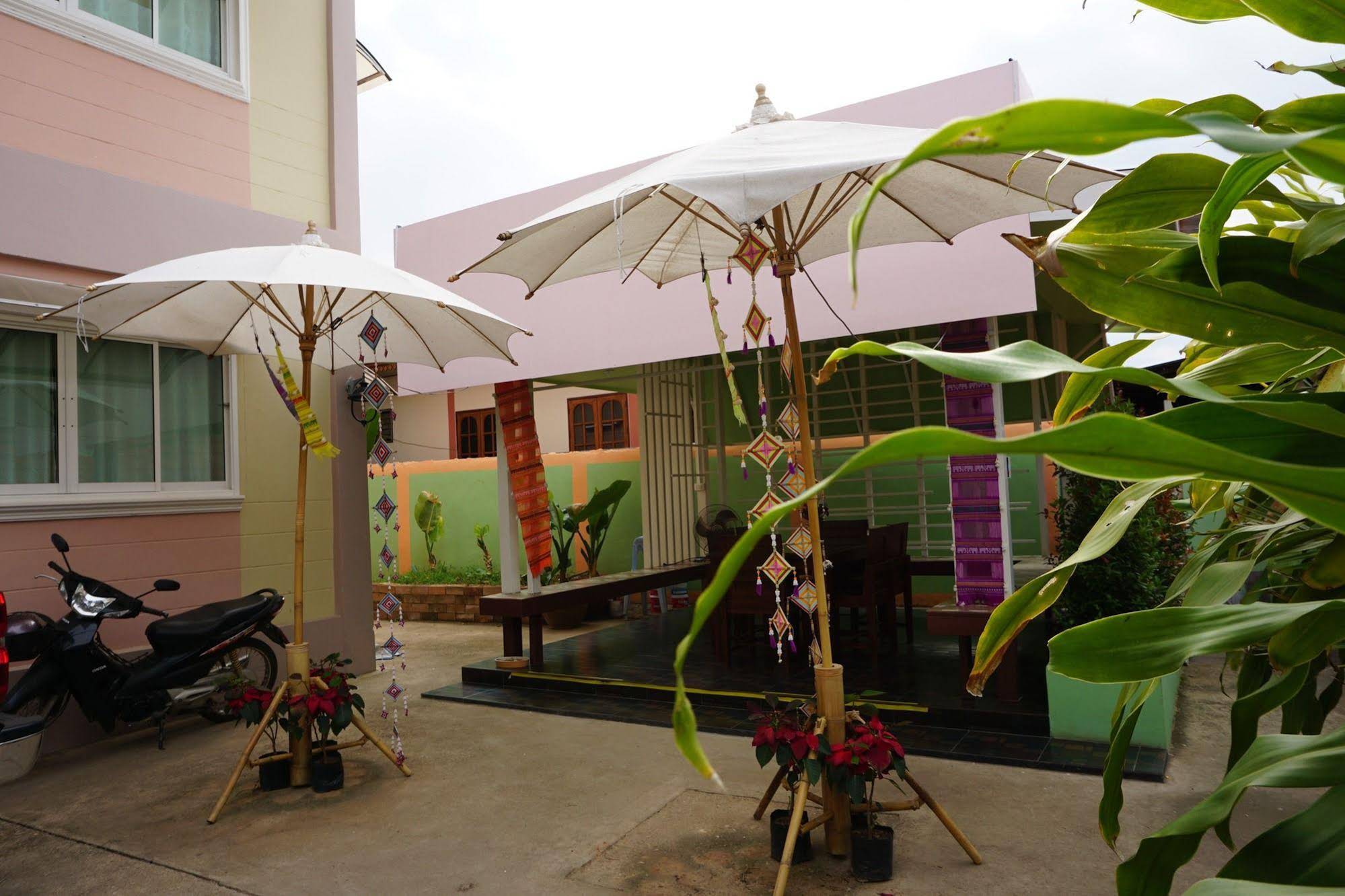 Kumkaew Tawon Palace Hotel