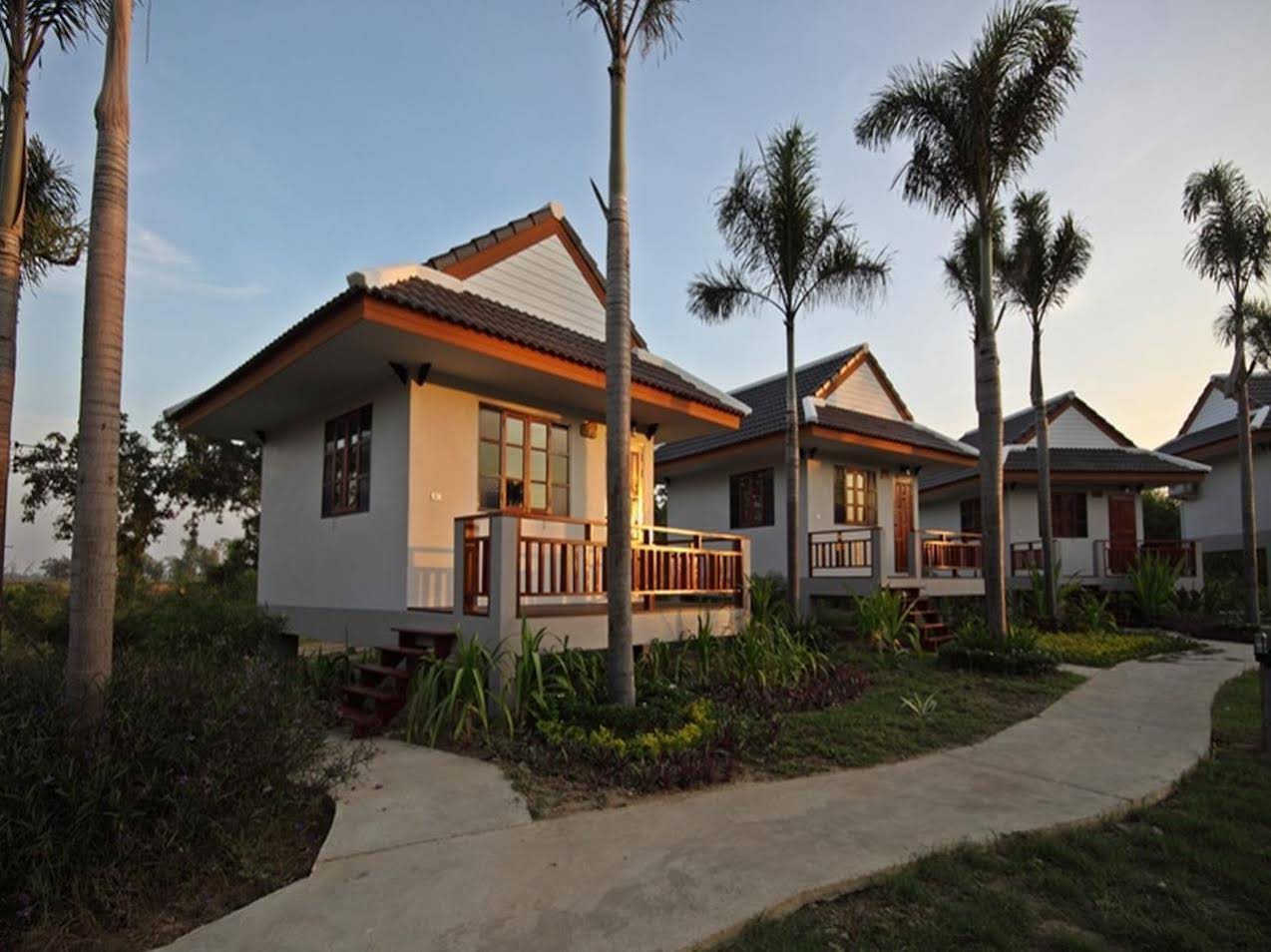 Resort Railumpoo (Farm and Camping)
