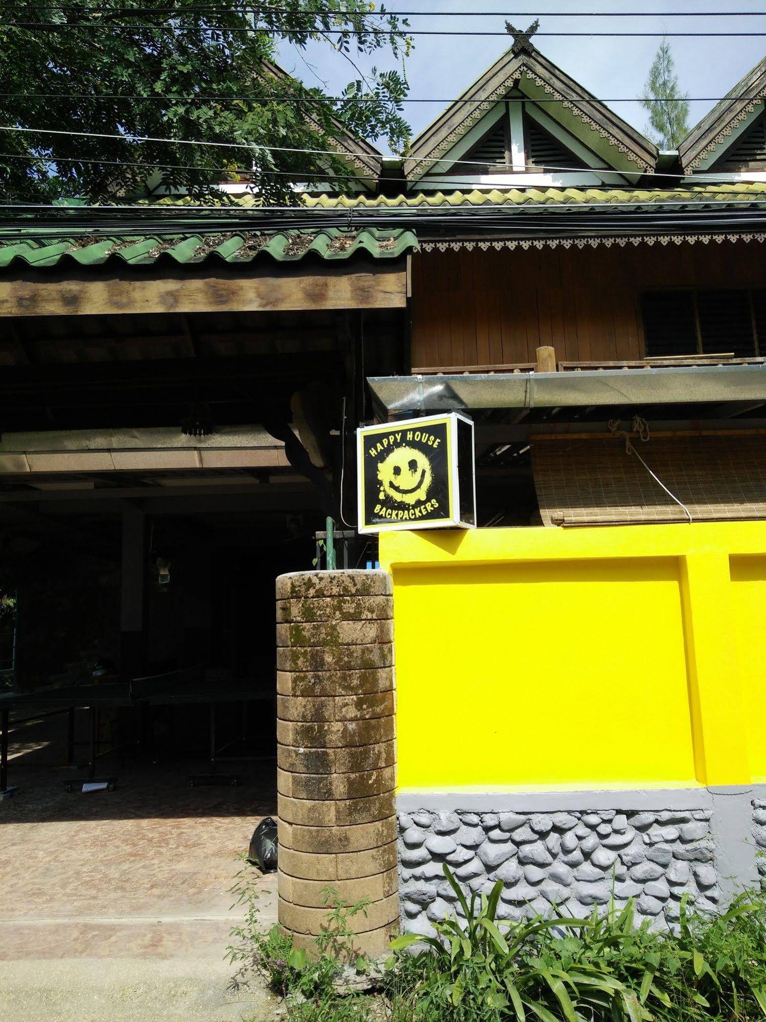 Happy House Backpacker