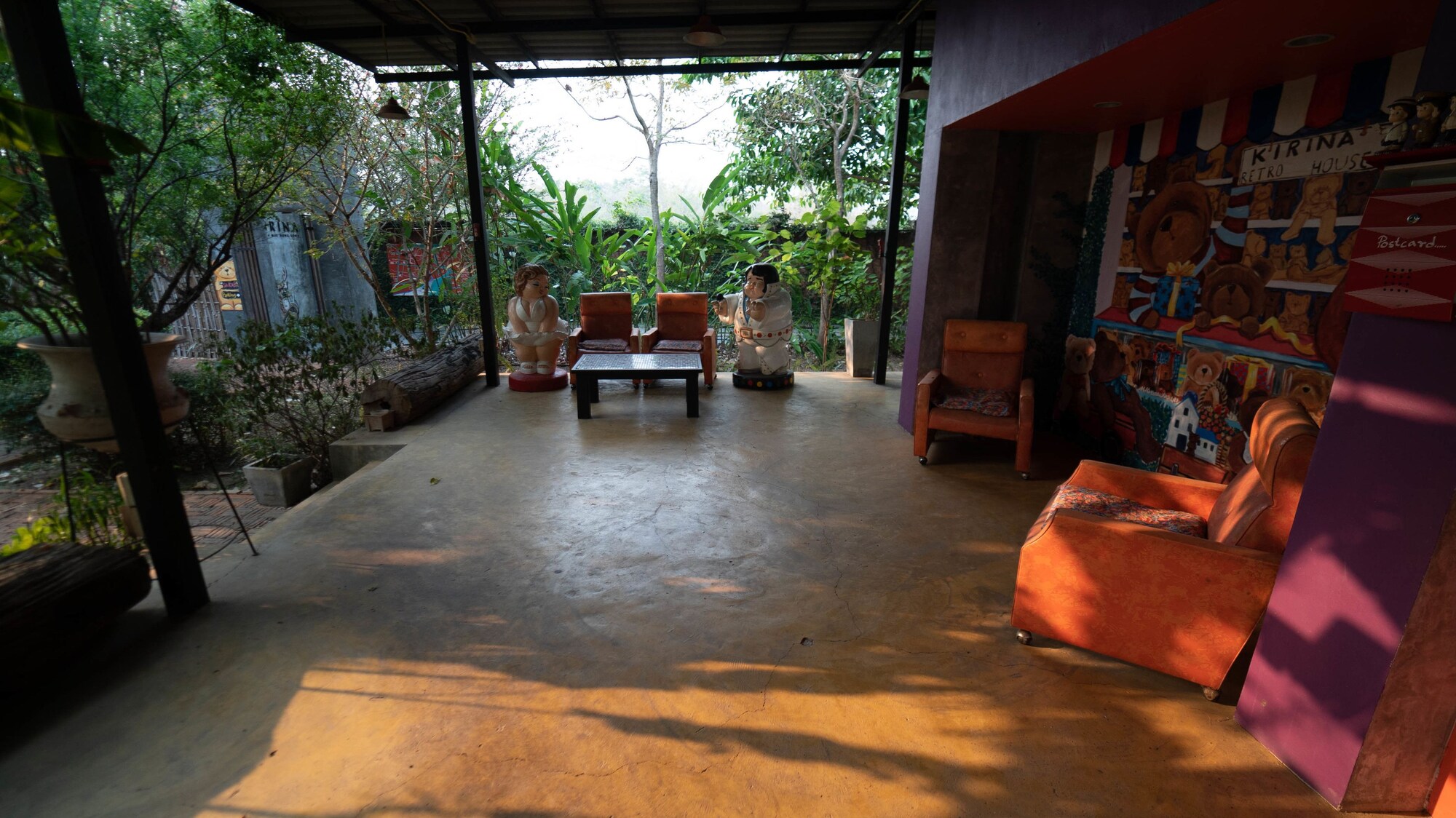Kirina Retro House
