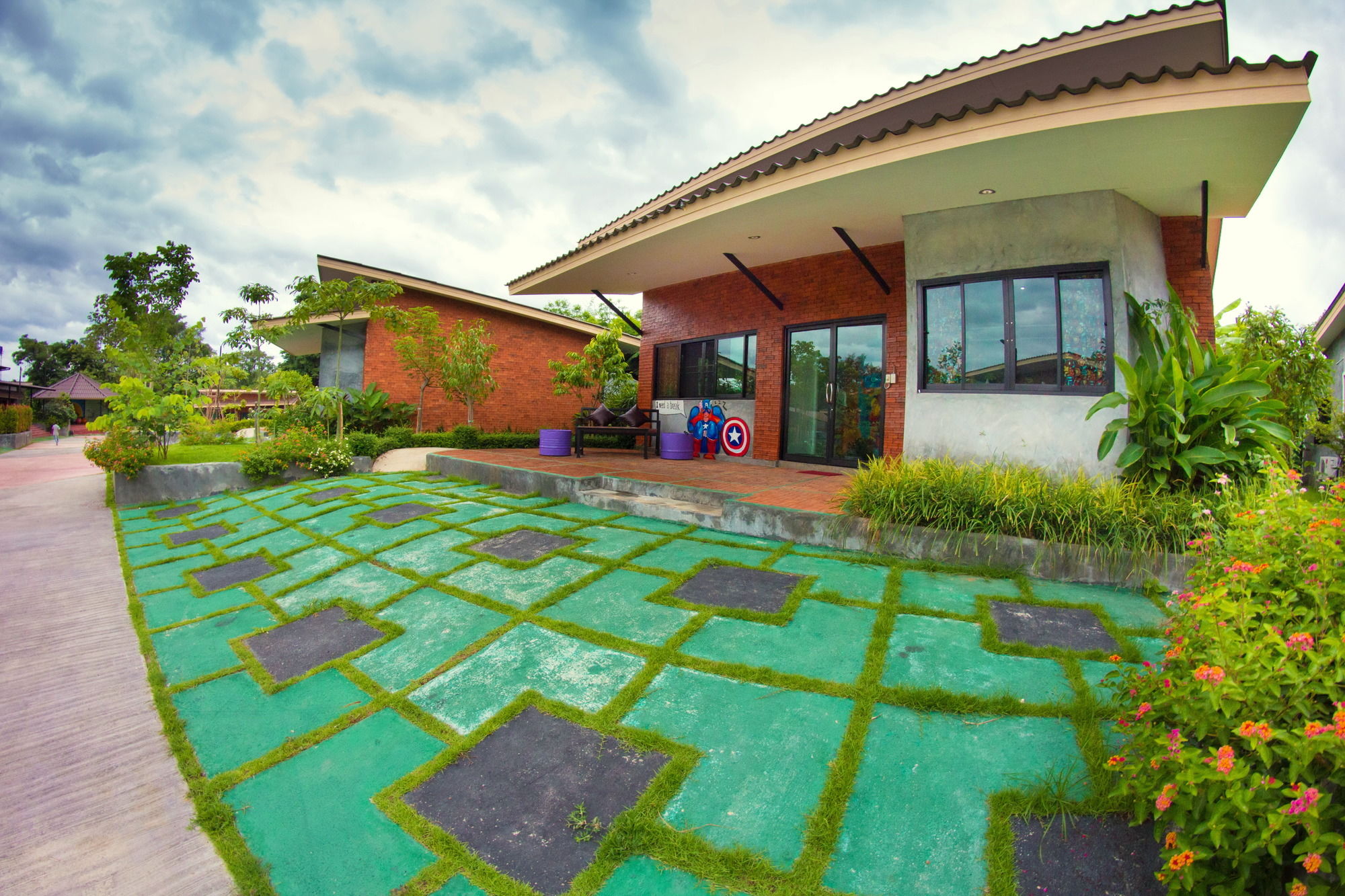 Kirina Retro House