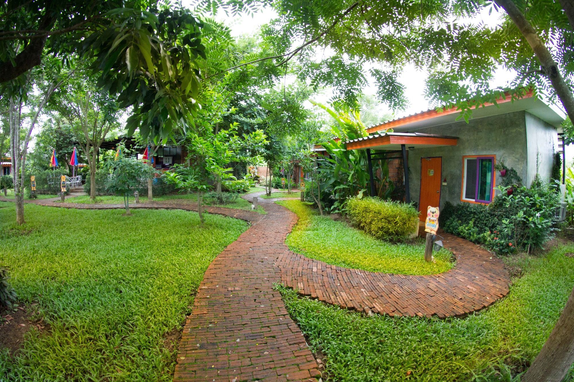 Kirina Retro House