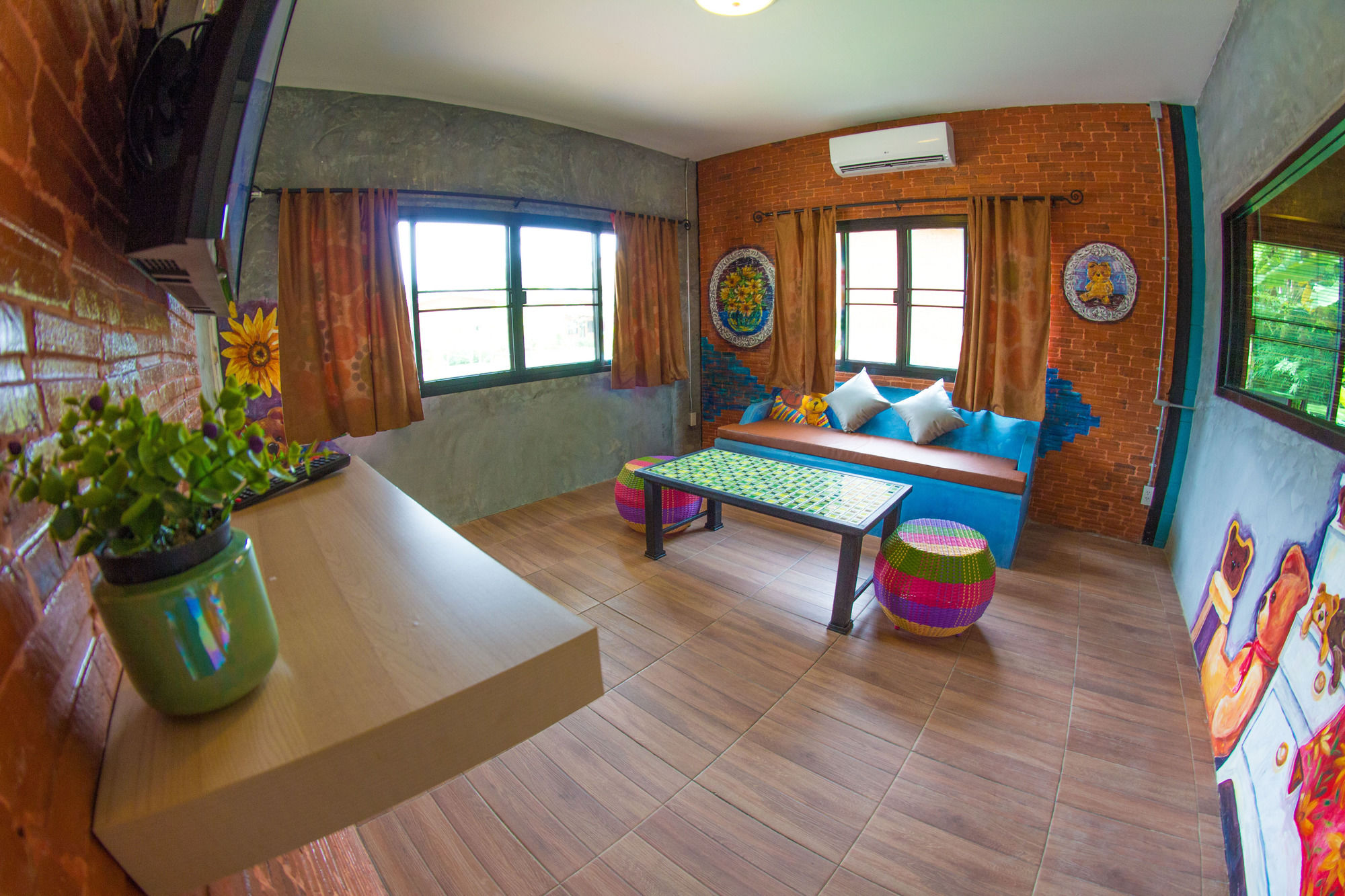 Kirina Retro House