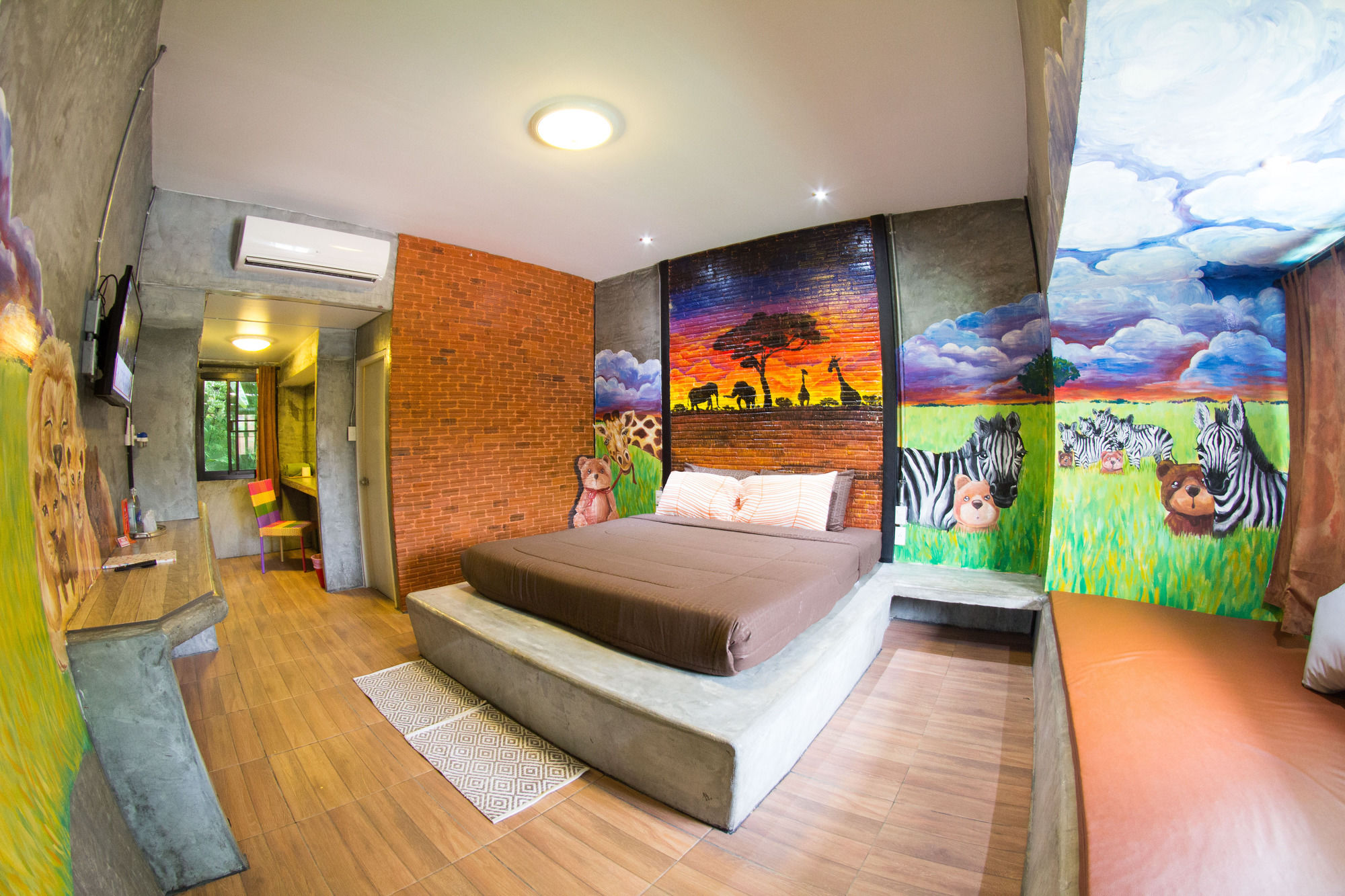 Kirina Retro House