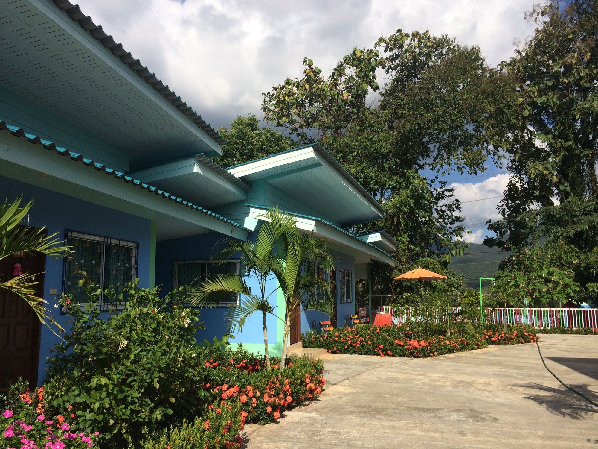 Paramee Inn Pai