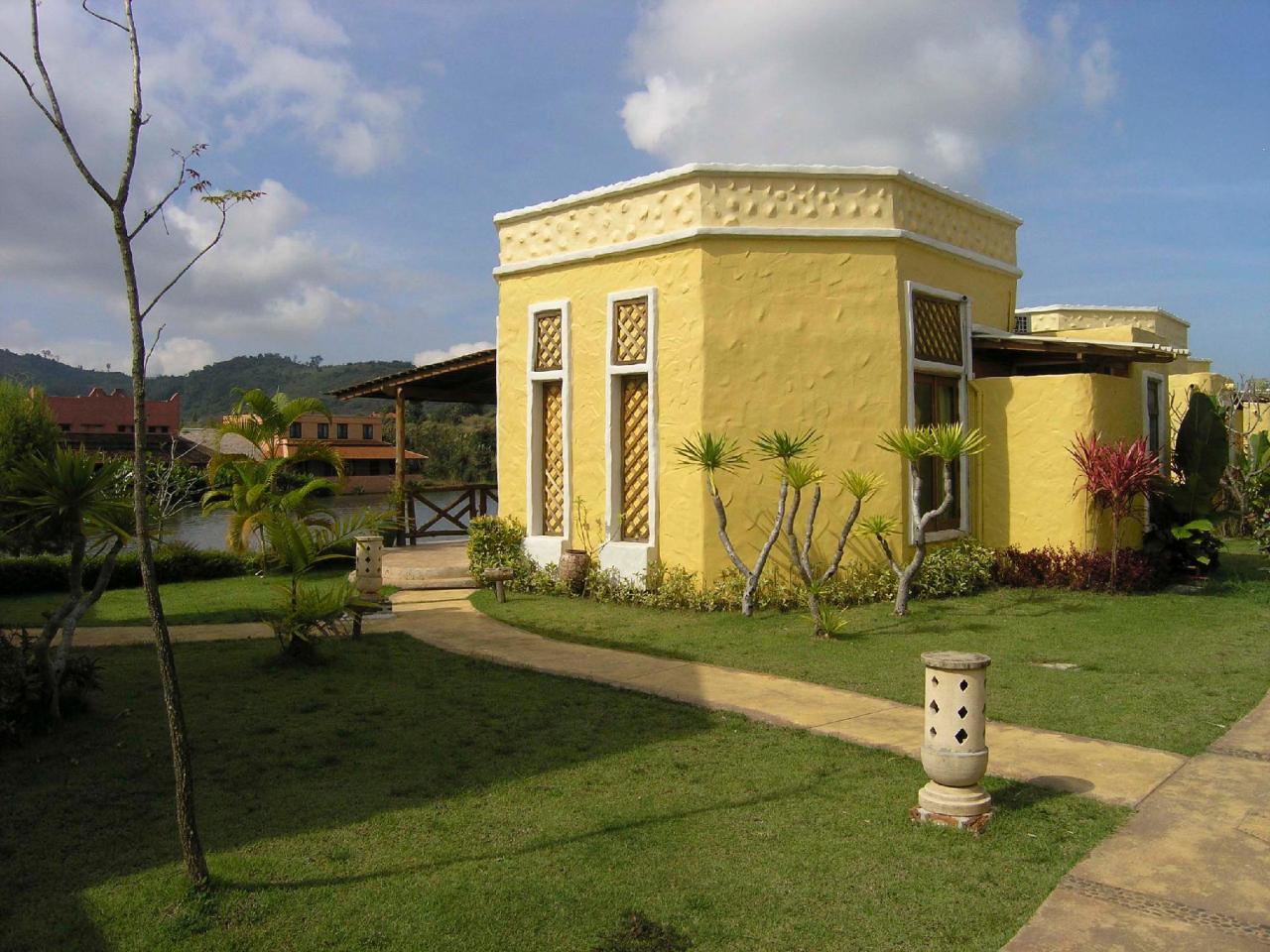 Maethaneedol Khao kor Resort