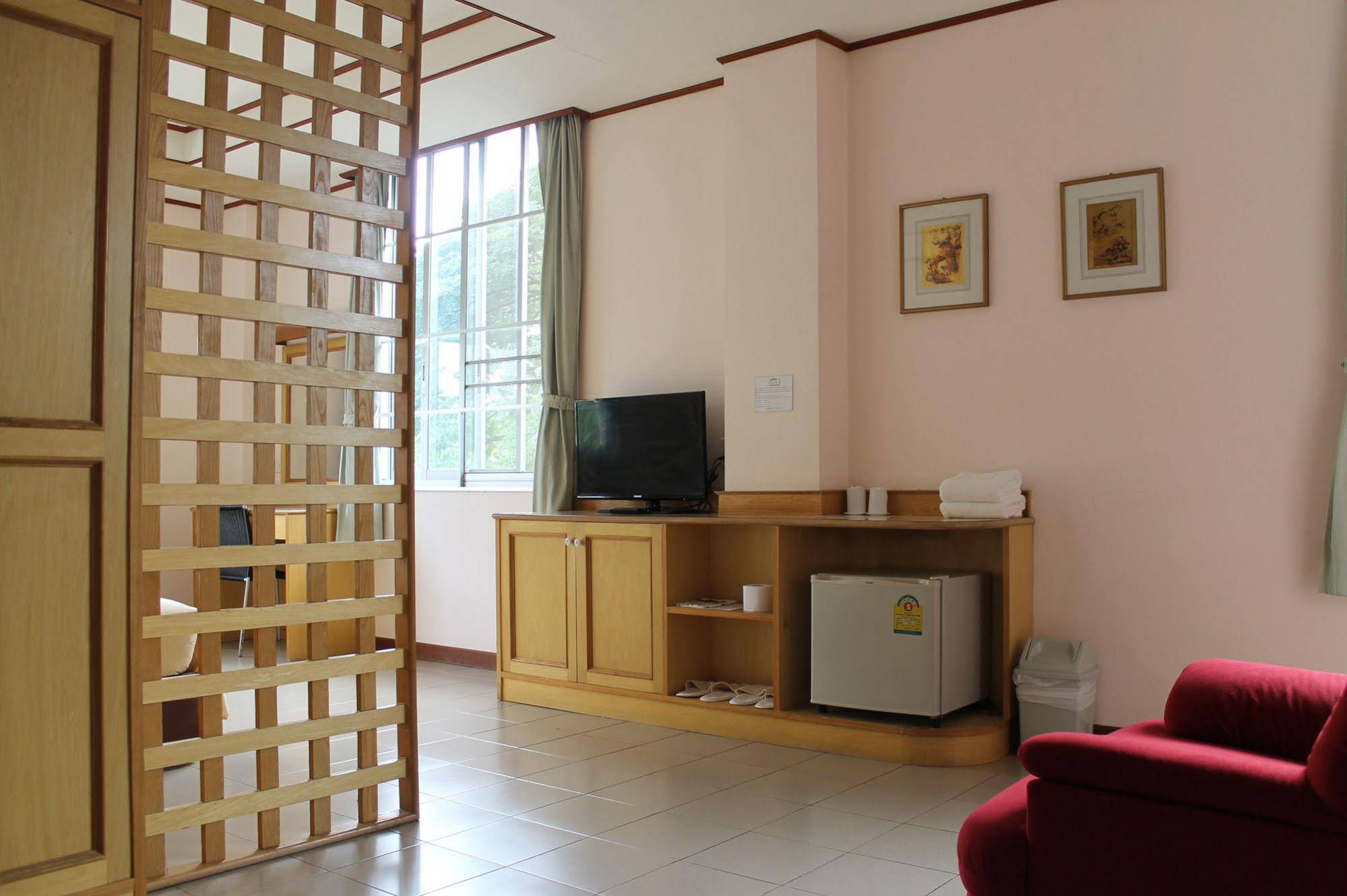 Rattana Park Hotel
