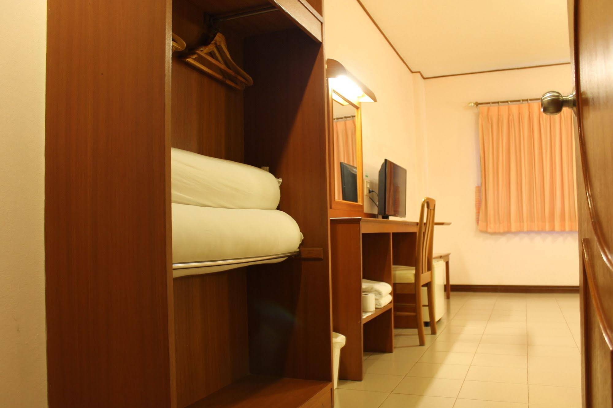 Rattana Park Hotel