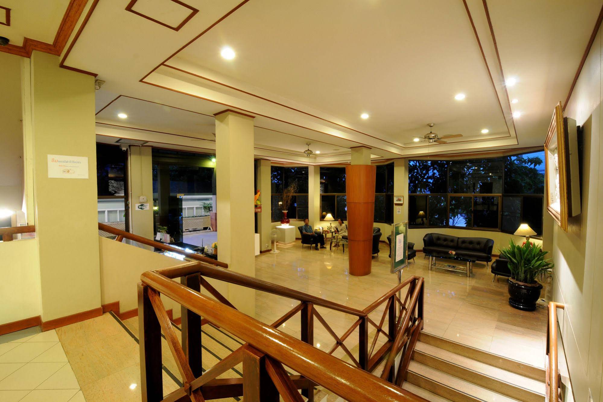 Rattana Park Hotel