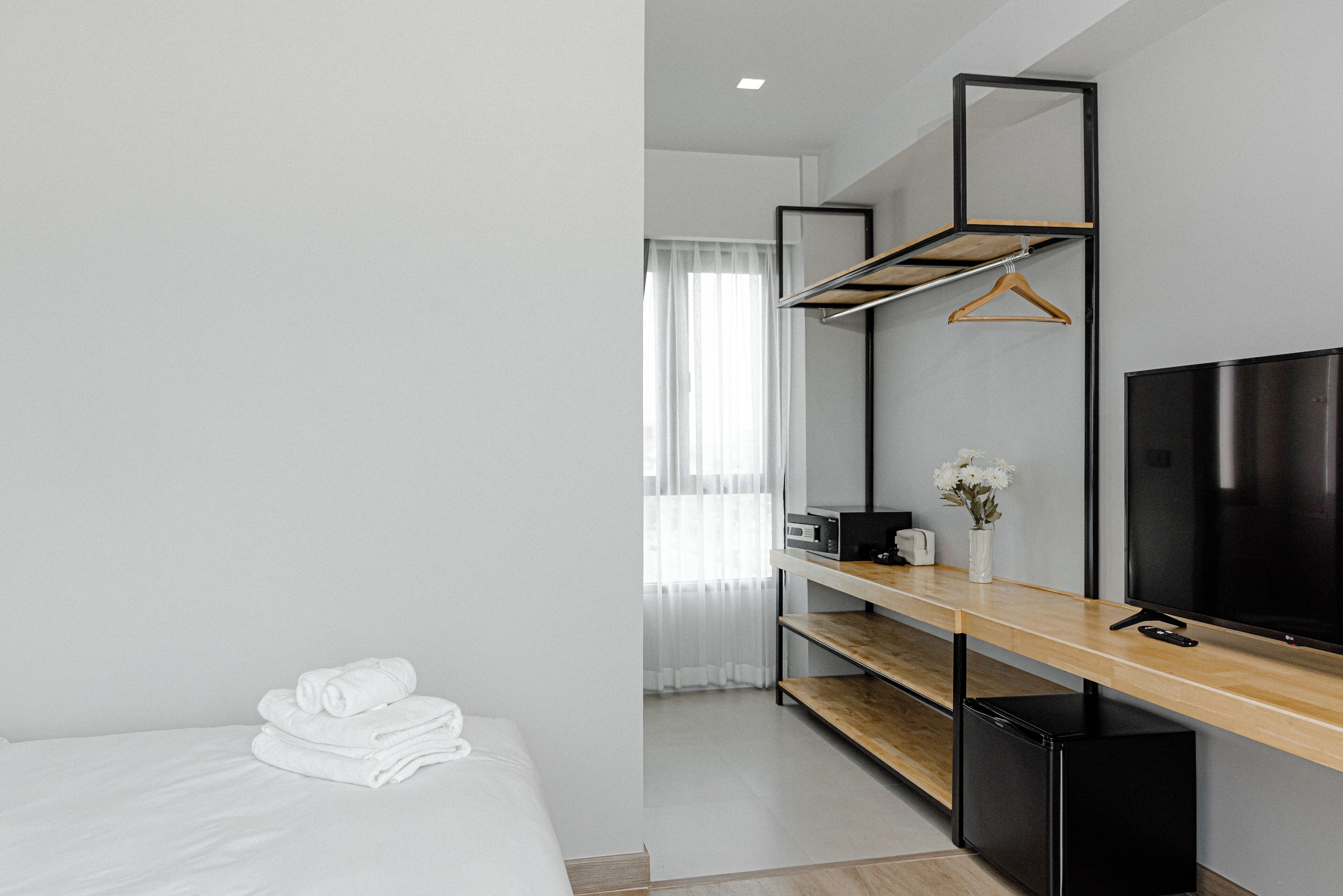 The Horizon Groove Hotel