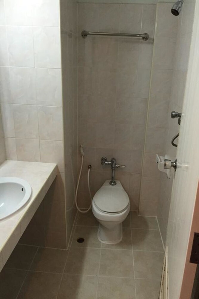 U-Thong Hotel