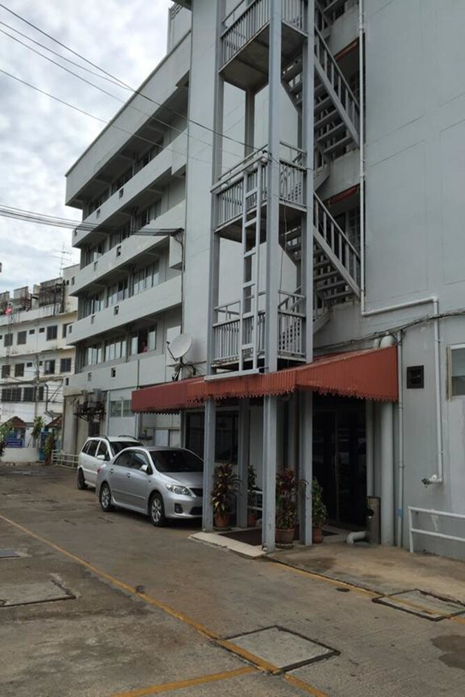 U-Thong Hotel
